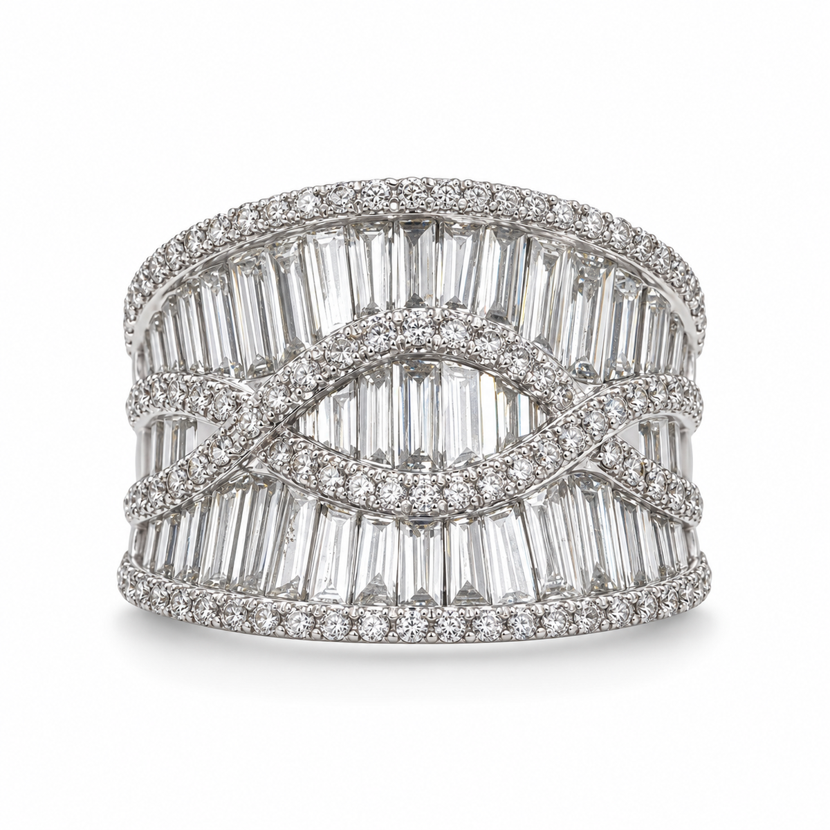 18K White Gold Band with Baguette and Round Diamonds. (Size 6.50)