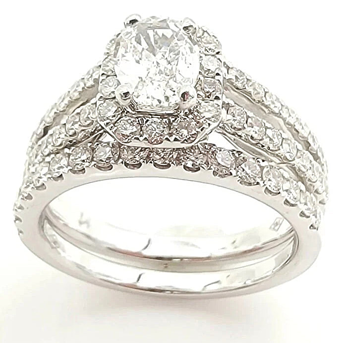 18K White Gold Diamond Wedding Ring Set.