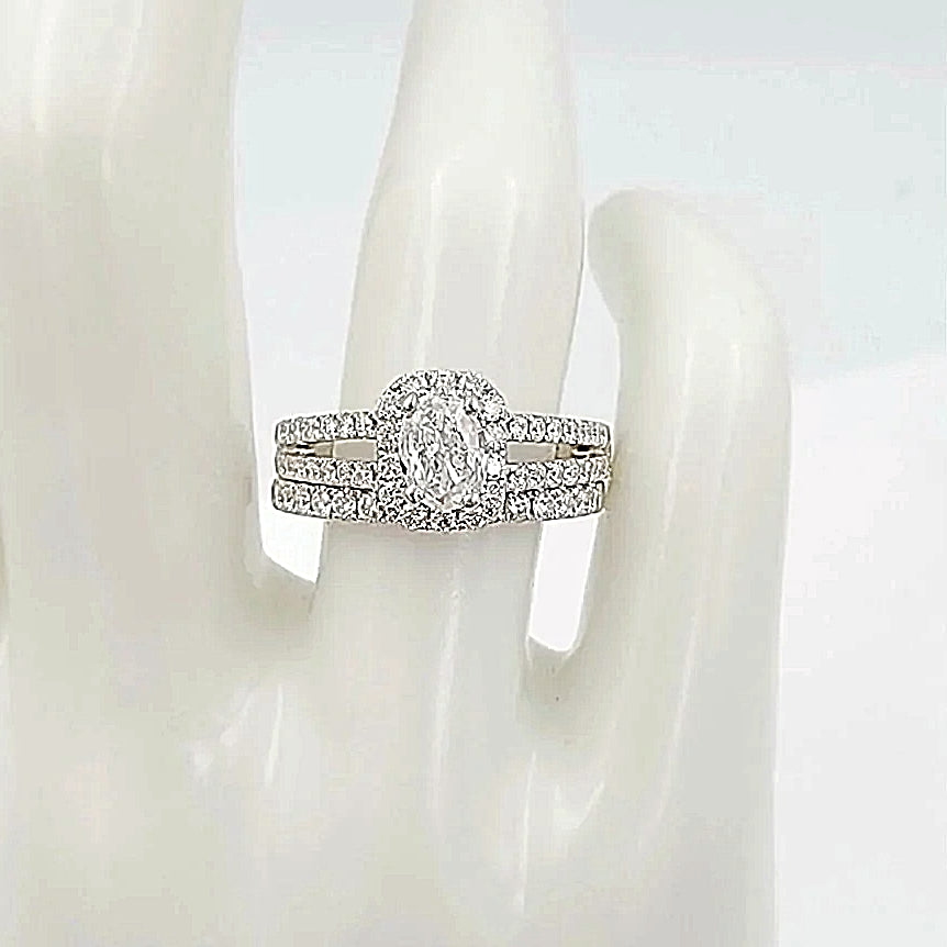 18K White Gold Diamond Wedding Ring Set.