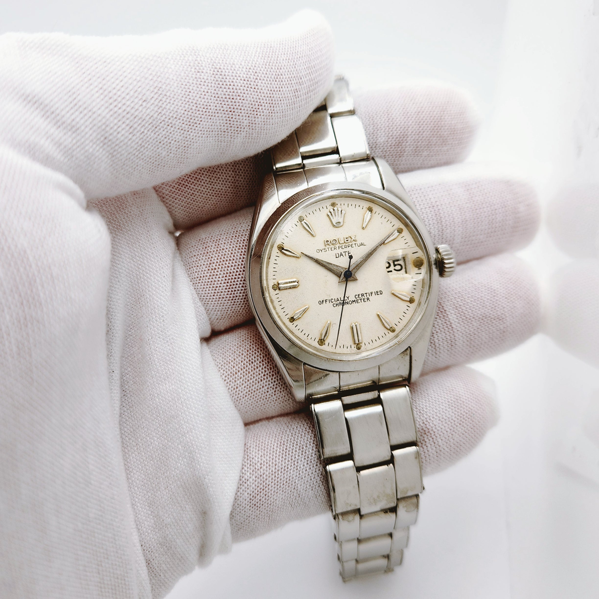 1976 Men's Rolex 34mm Date Vintage Stainless Steel Watch with Cream Dial and Smooth Bezel. (Pre-Owned 6534)