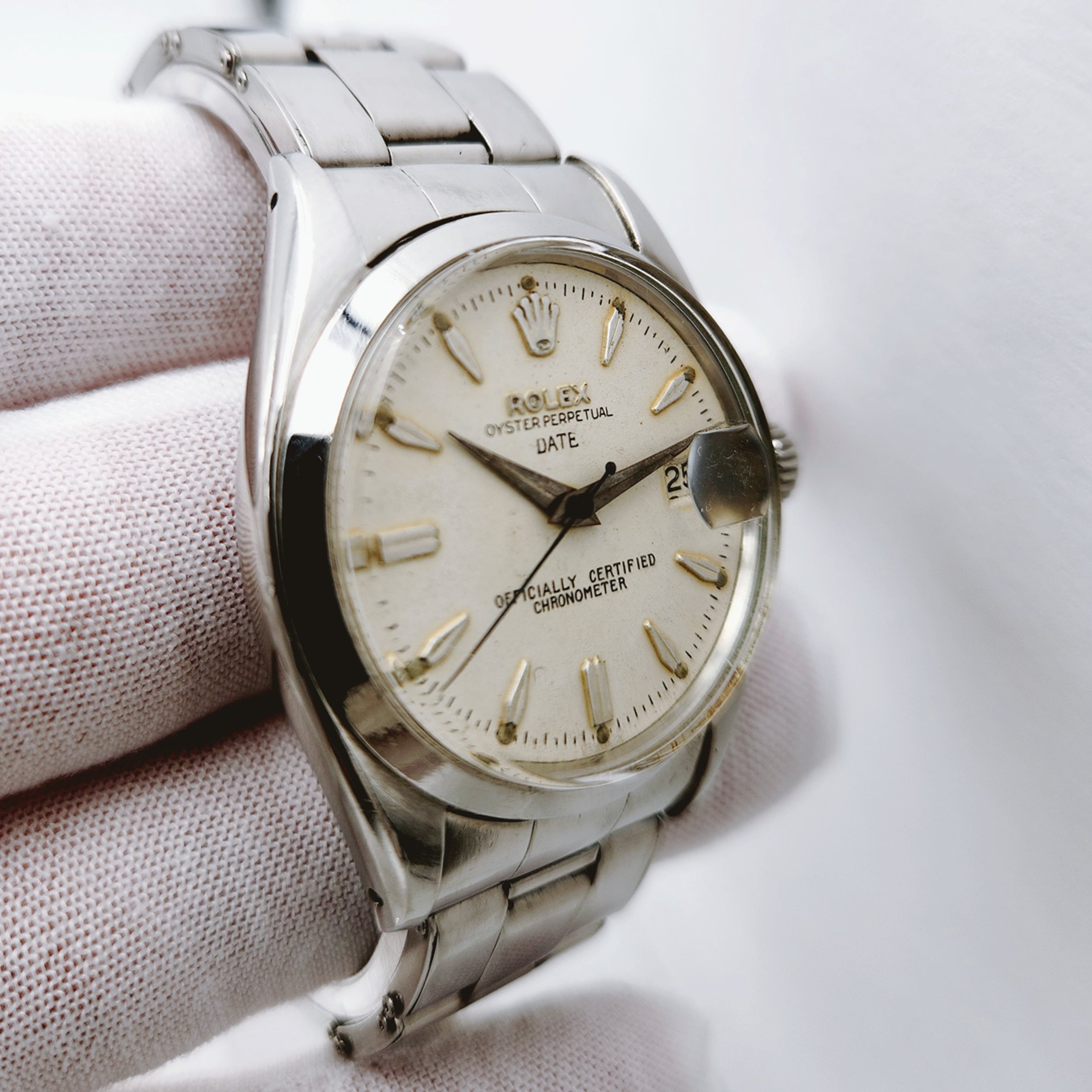 1976 Men's Rolex 34mm Date Vintage Stainless Steel Watch with Cream Dial and Smooth Bezel. (Pre-Owned 6534)