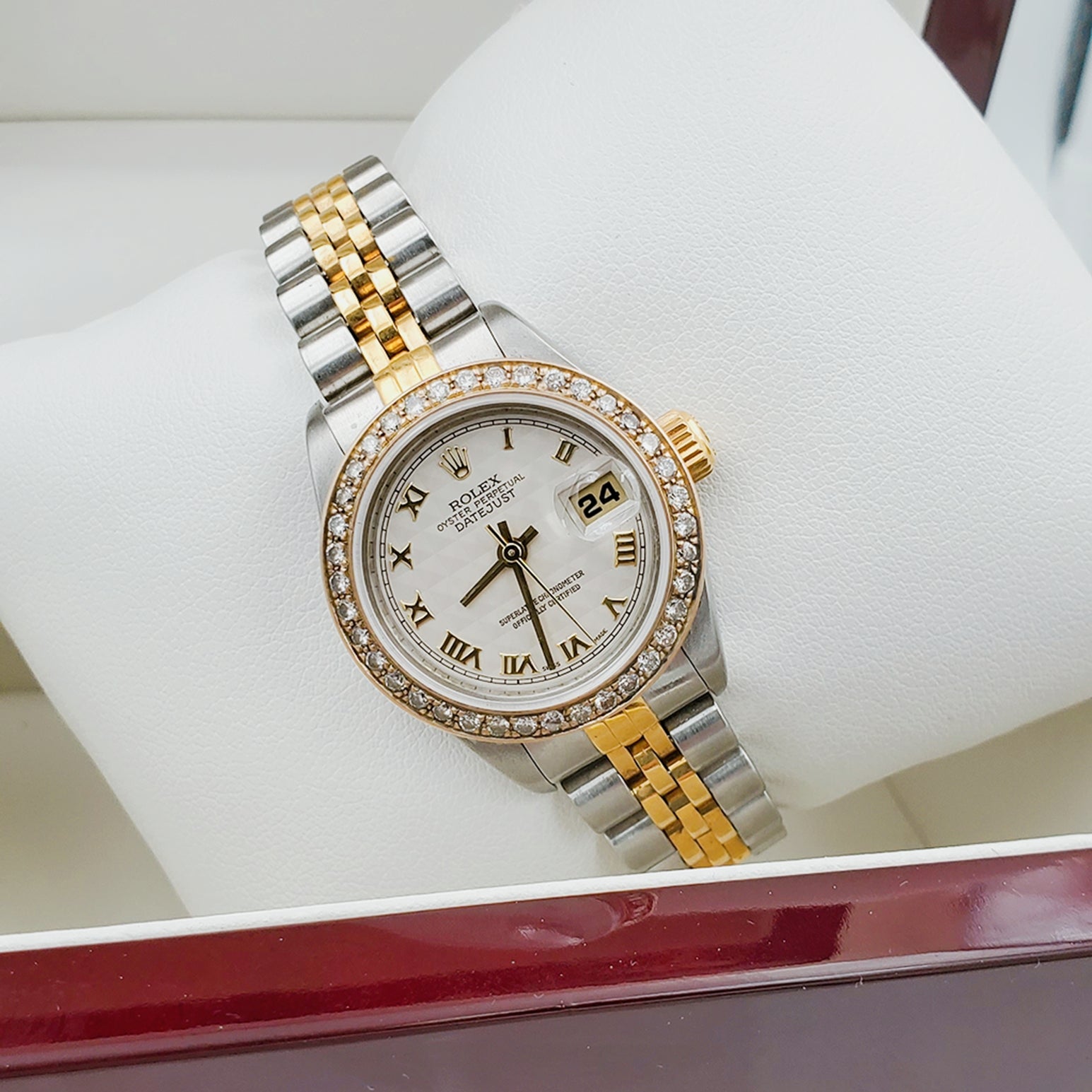 Ladies Rolex 18K Gold Two Tone 26mm DateJust Wristwatch w/ Roman Numerals, Off-White Dial & Diamond Bezel. (Pre-Owned)