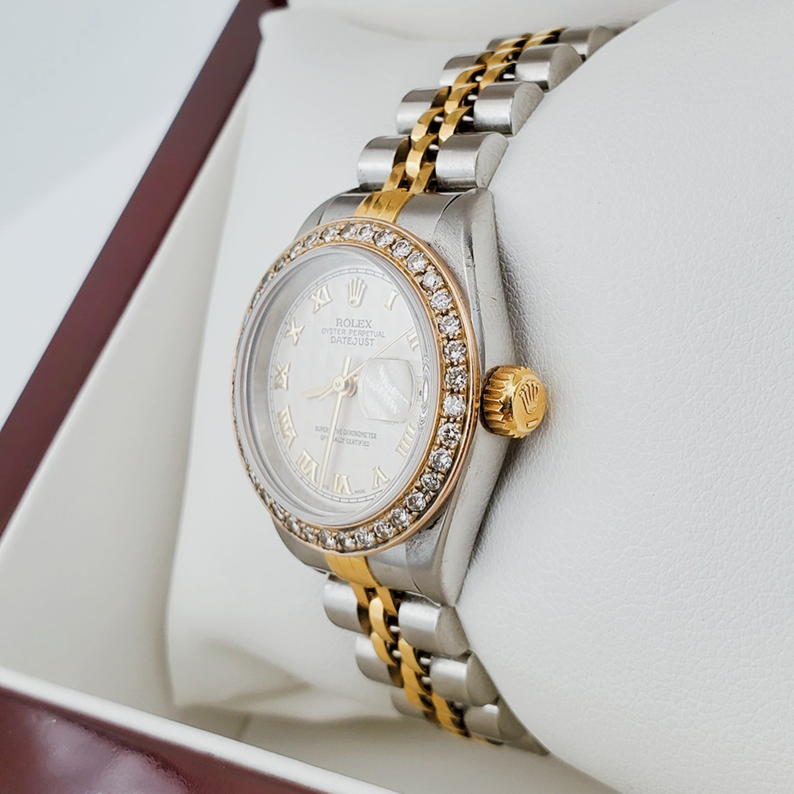 Ladies Rolex 18K Gold Two Tone 26mm DateJust Wristwatch w/ Roman Numerals, Off-White Dial & Diamond Bezel. (Pre-Owned)