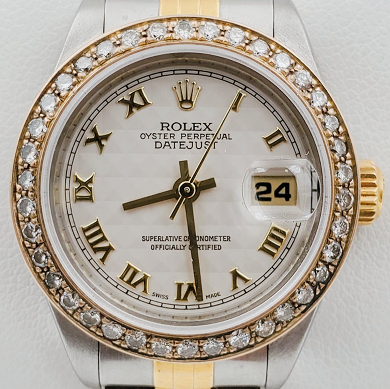 Ladies Rolex 18K Gold Two Tone 26mm DateJust Wristwatch w/ Roman Numerals, Off-White Dial & Diamond Bezel. (Pre-Owned)