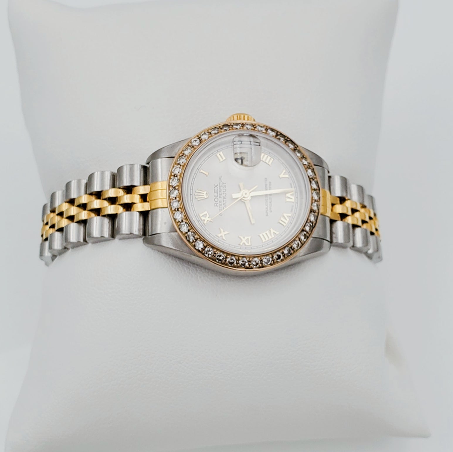 Ladies Rolex 18K Gold Two Tone 26mm DateJust Wristwatch w/ Roman Numerals, Off-White Dial & Diamond Bezel. (Pre-Owned)