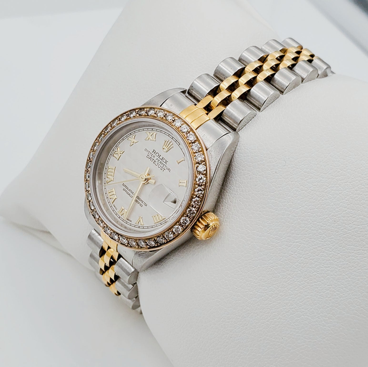 Ladies Rolex 18K Gold Two Tone 26mm DateJust Wristwatch w/ Roman Numerals, Off-White Dial & Diamond Bezel. (Pre-Owned)