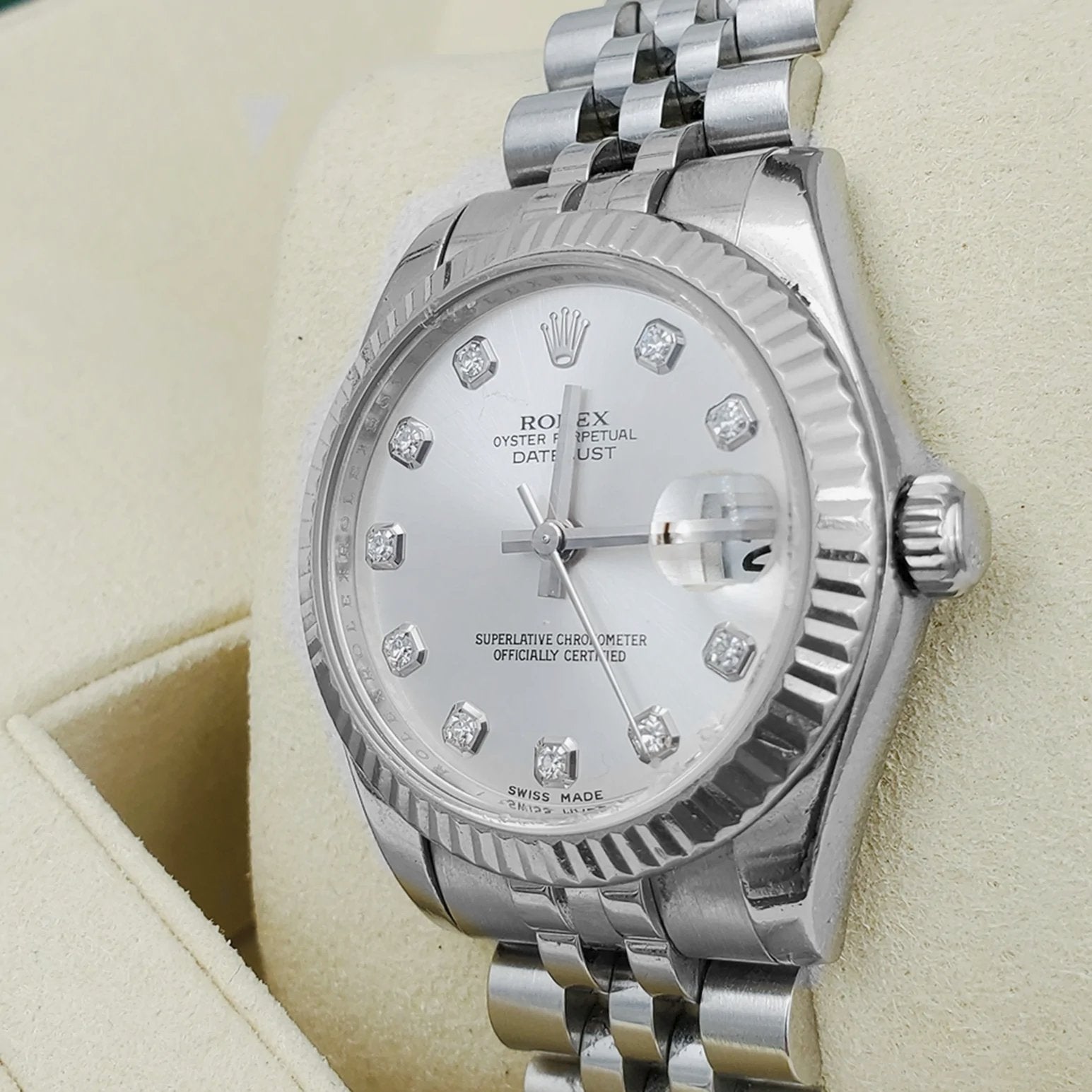 Unisex Midsize Rolex DateJust 31mm Stainless Steel Wristwatch w/ Silver Diamond Dial & Fluted Bezel. (Pre-Owned)