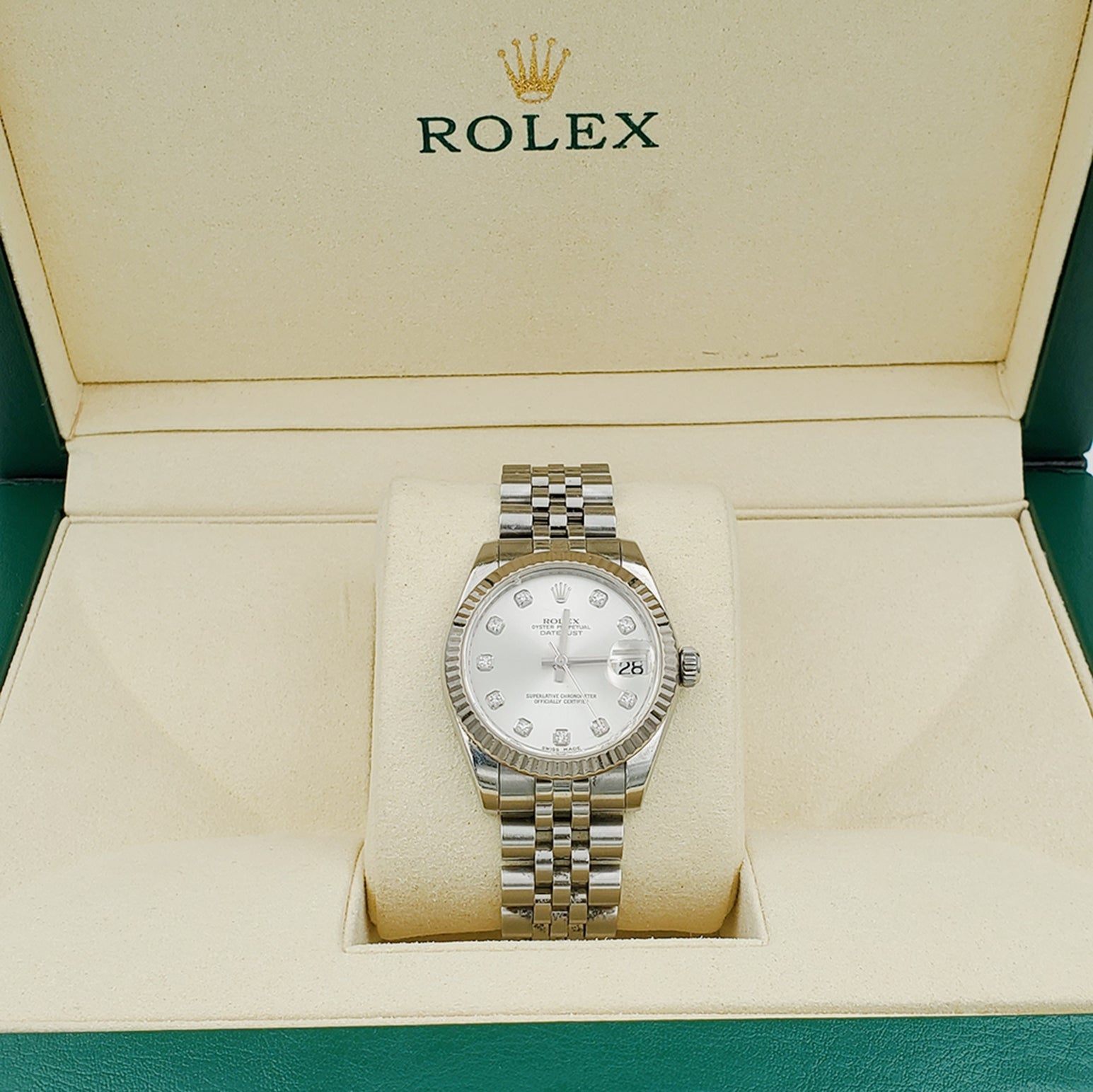 Unisex Midsize Rolex DateJust 31mm Stainless Steel Wristwatch w/ Silver Diamond Dial & Fluted Bezel. (Pre-Owned)