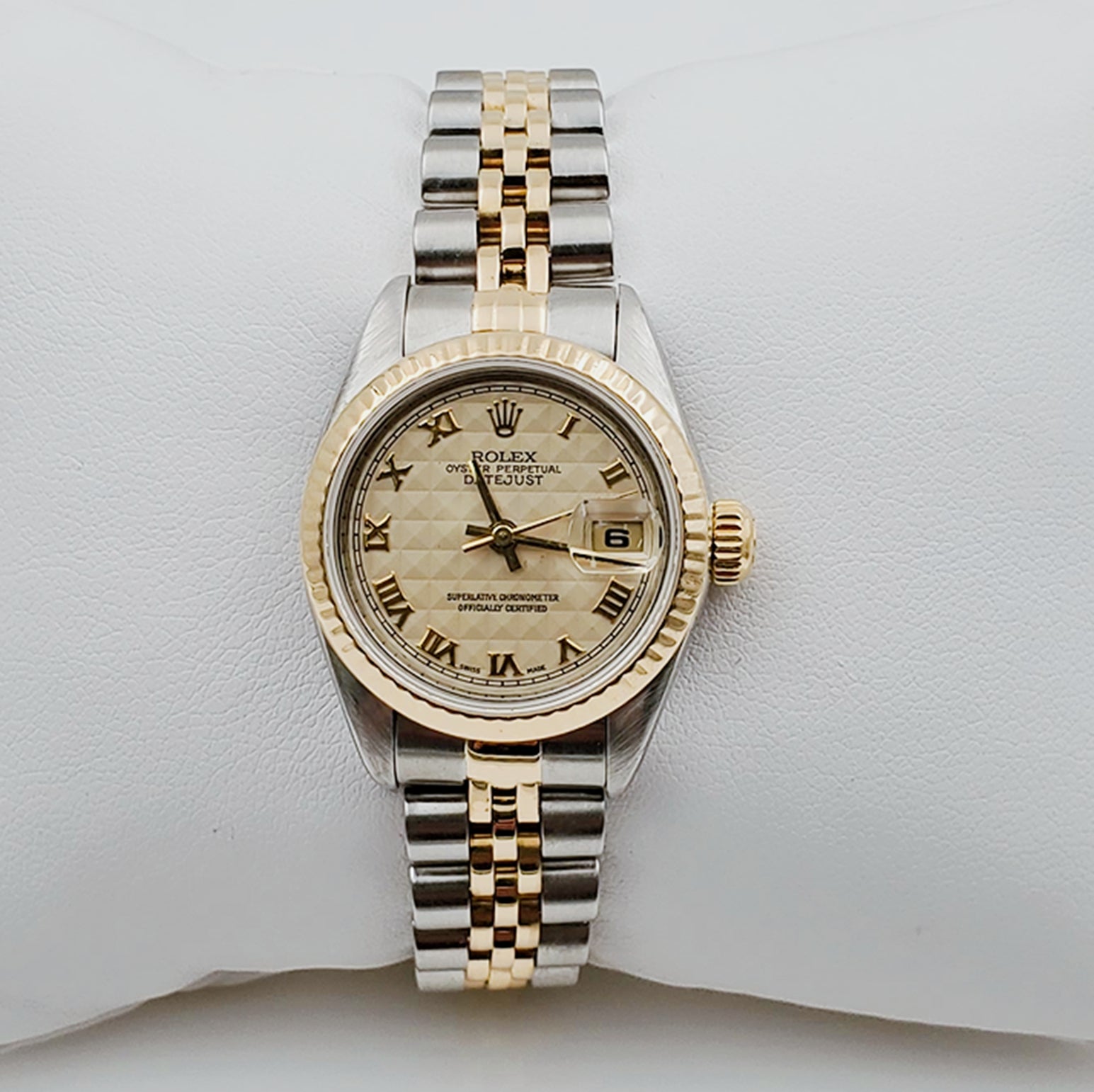 Ladies Rolex 26mm DateJust Two Tone 18K Gold / Stainless Steel Wristwatch w/ 3D Gold Dial & Fluted Bezel. (Pre-Owned 16233)