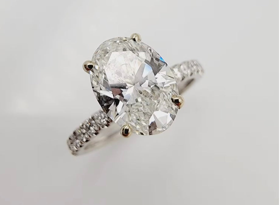 18k White Gold 1.84ct Engagement Ring with Lab Grown Oval diamond