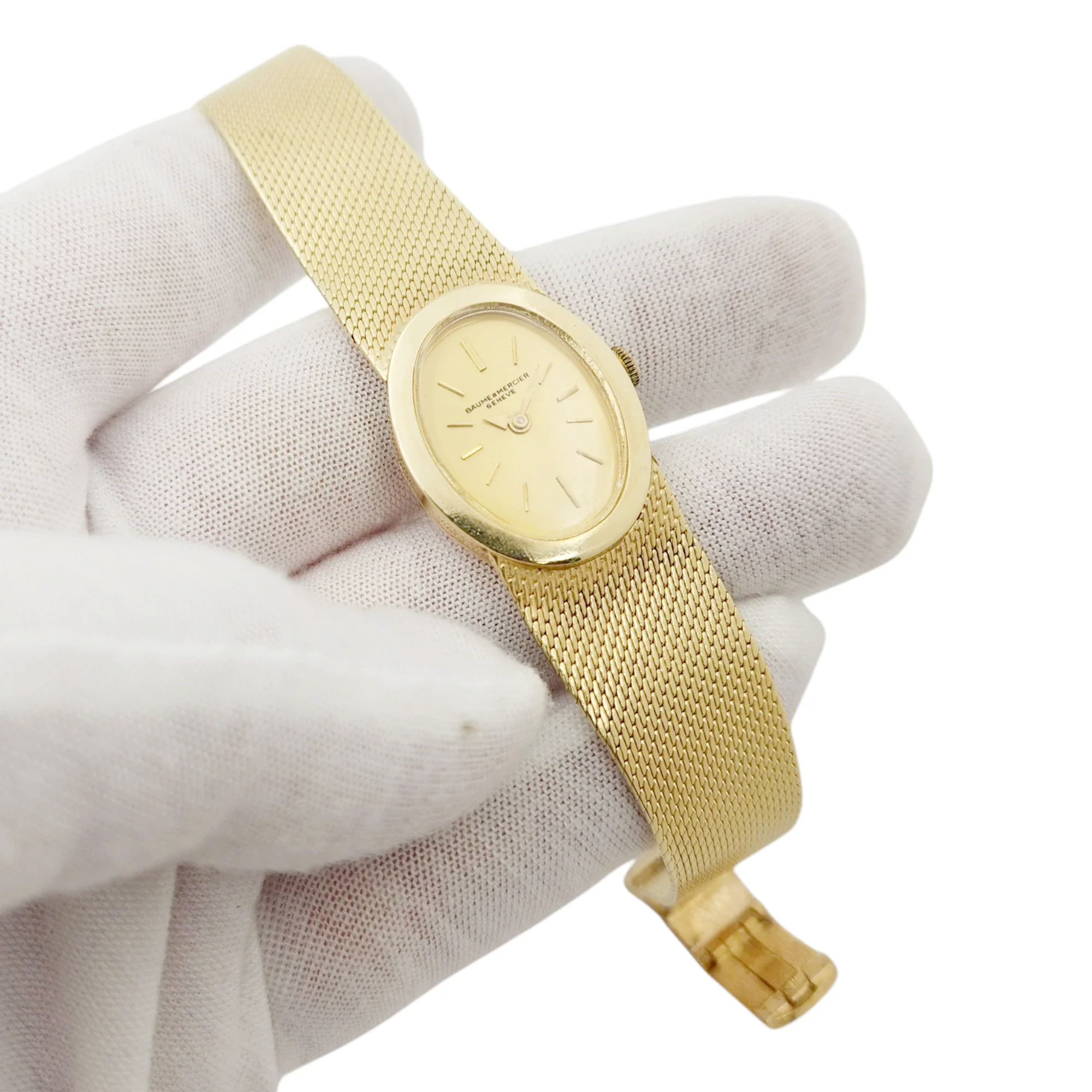 Ladies Baume & Mercier 27mm Vintage 14K Yellow Gold Watch with Gold Dial. (Pre-Owned)