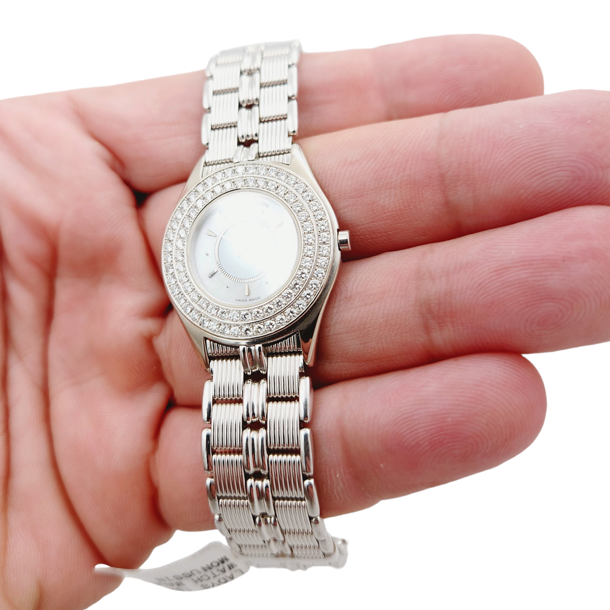 Ladies Mauboussin 26mm - 18K White Gold Watch With Mother of Peal Dial and Diamond Bezel. (Pre-Owned 63683)