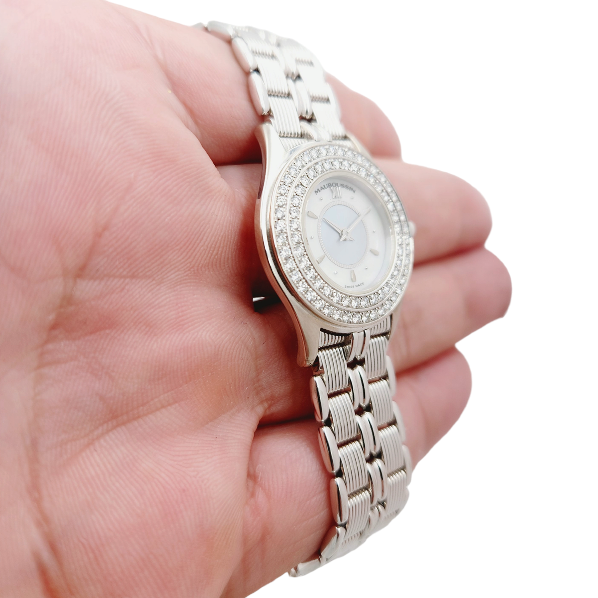 Ladies Mauboussin 26mm - 18K White Gold Watch With Mother of Peal Dial and Diamond Bezel. (Pre-Owned 63683)