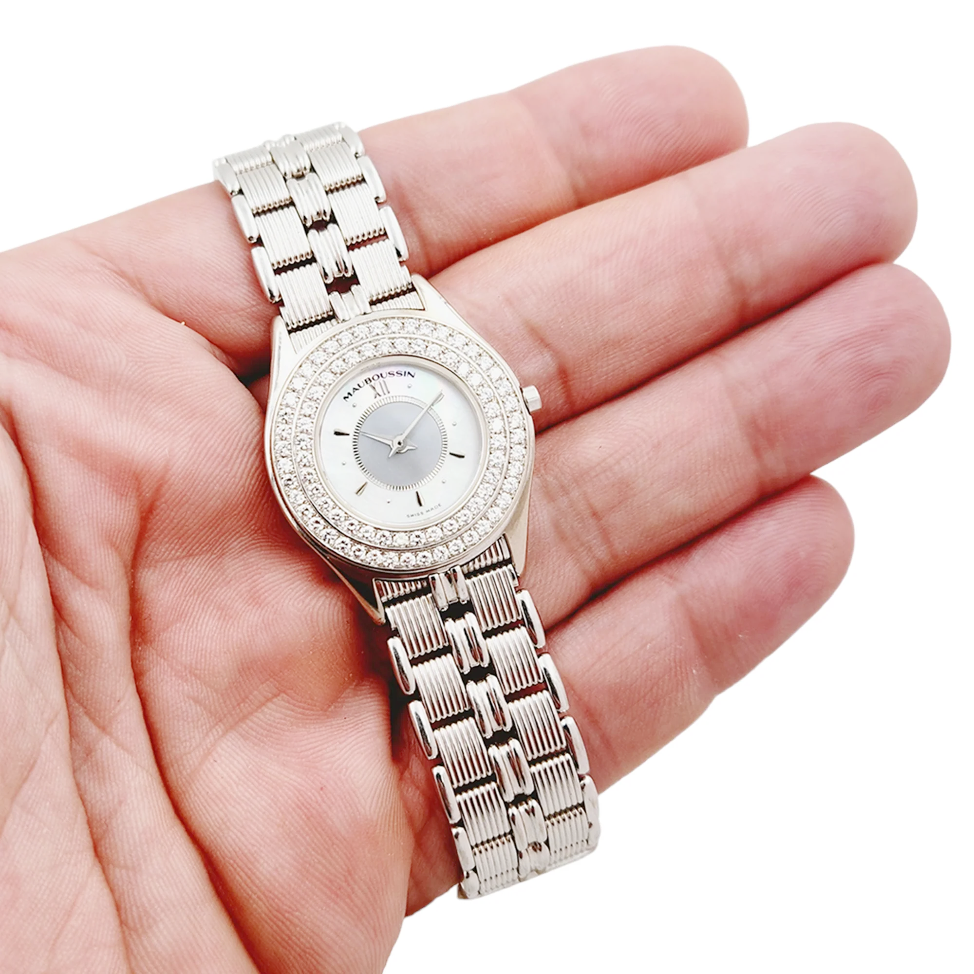 Ladies Mauboussin 26mm - 18K White Gold Watch With Mother of Peal Dial and Diamond Bezel. (Pre-Owned 63683)