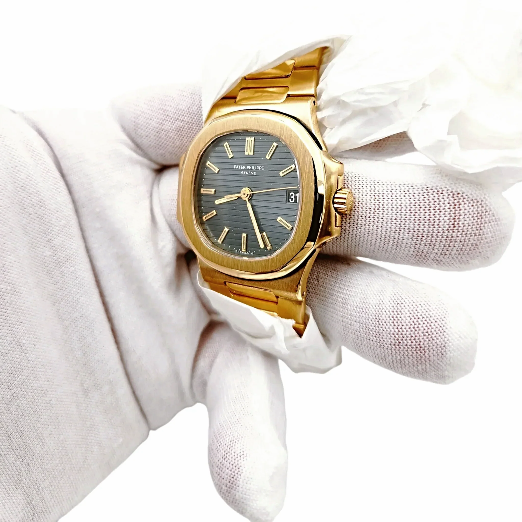Men's Patek Philippe 37mm Nautilus - 18K Yellow Gold Watch with Blue Dial. (Pre-Owned 3800)