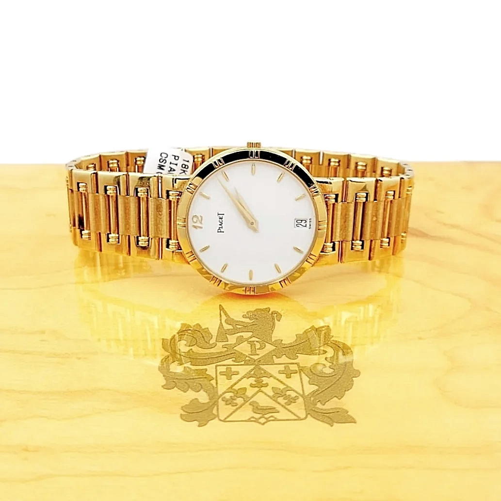 Men's Piaget 31mm Dancer Vintage Solid 18K Yellow Gold Band Watch with White Dial. (Pre-Owned)