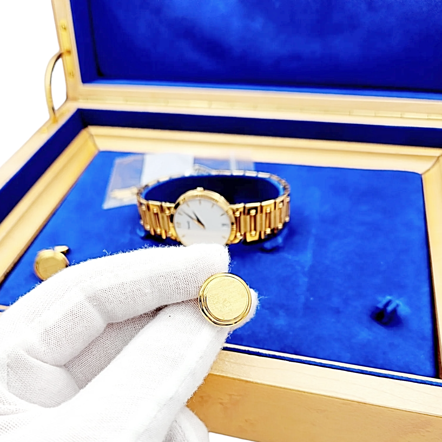 Men's Piaget 31mm Dancer Vintage Solid 18K Yellow Gold Band Watch with White Dial. (Pre-Owned)