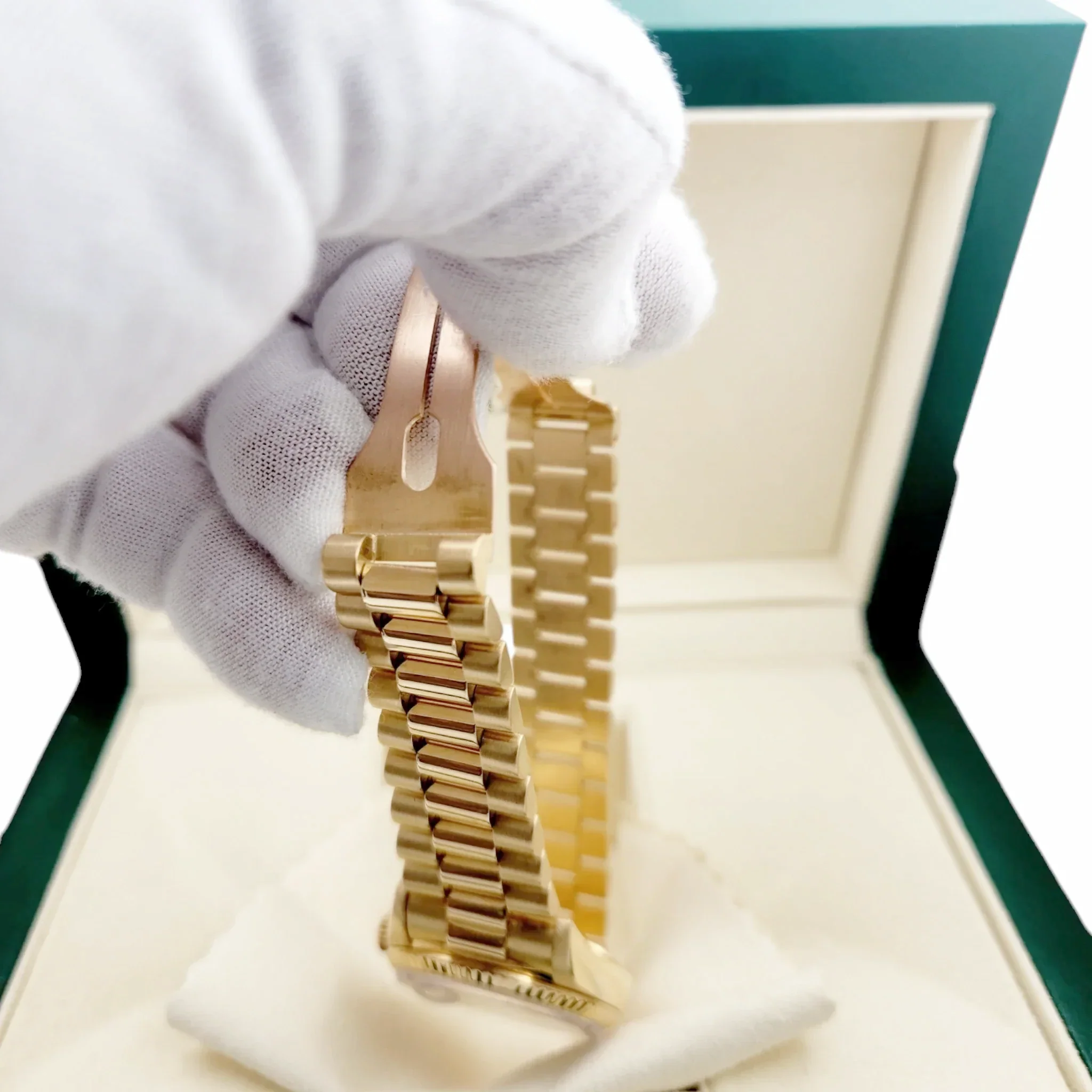 Men's Rolex 36mm Day-Date Presidential 18K Yellow Gold Watch with Gold Dial and Fluted Bezel. (Pre-Owned 18238 Box & Paper)