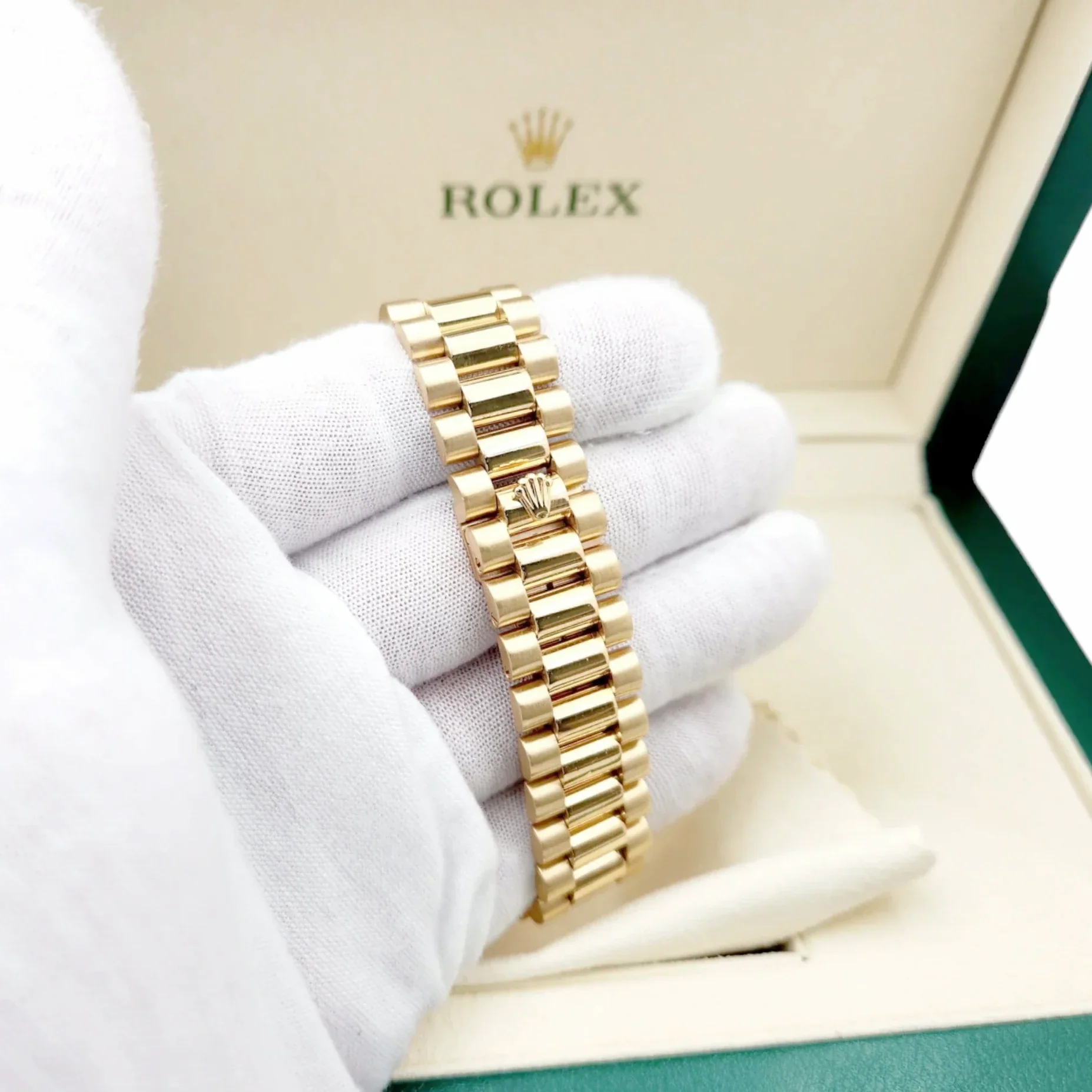 Men's Rolex 36mm Day-Date Presidential 18K Yellow Gold Watch with Gold Dial and Fluted Bezel. (Pre-Owned 18238 Box & Paper)