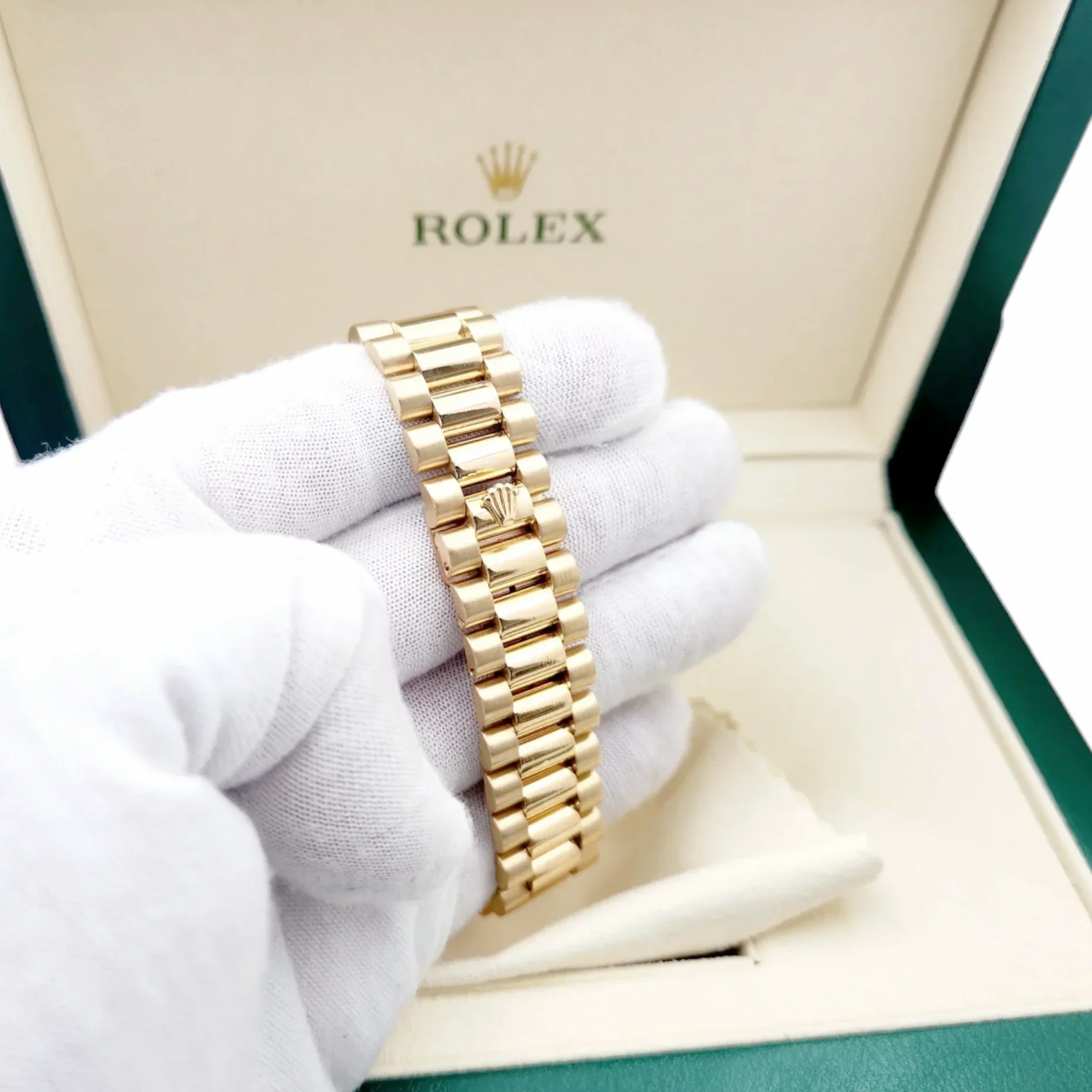 Men's Rolex 36mm Day-Date Presidential 18K Yellow Gold Watch with Gold Dial and Fluted Bezel. (Pre-Owned 18238 Box & Paper)