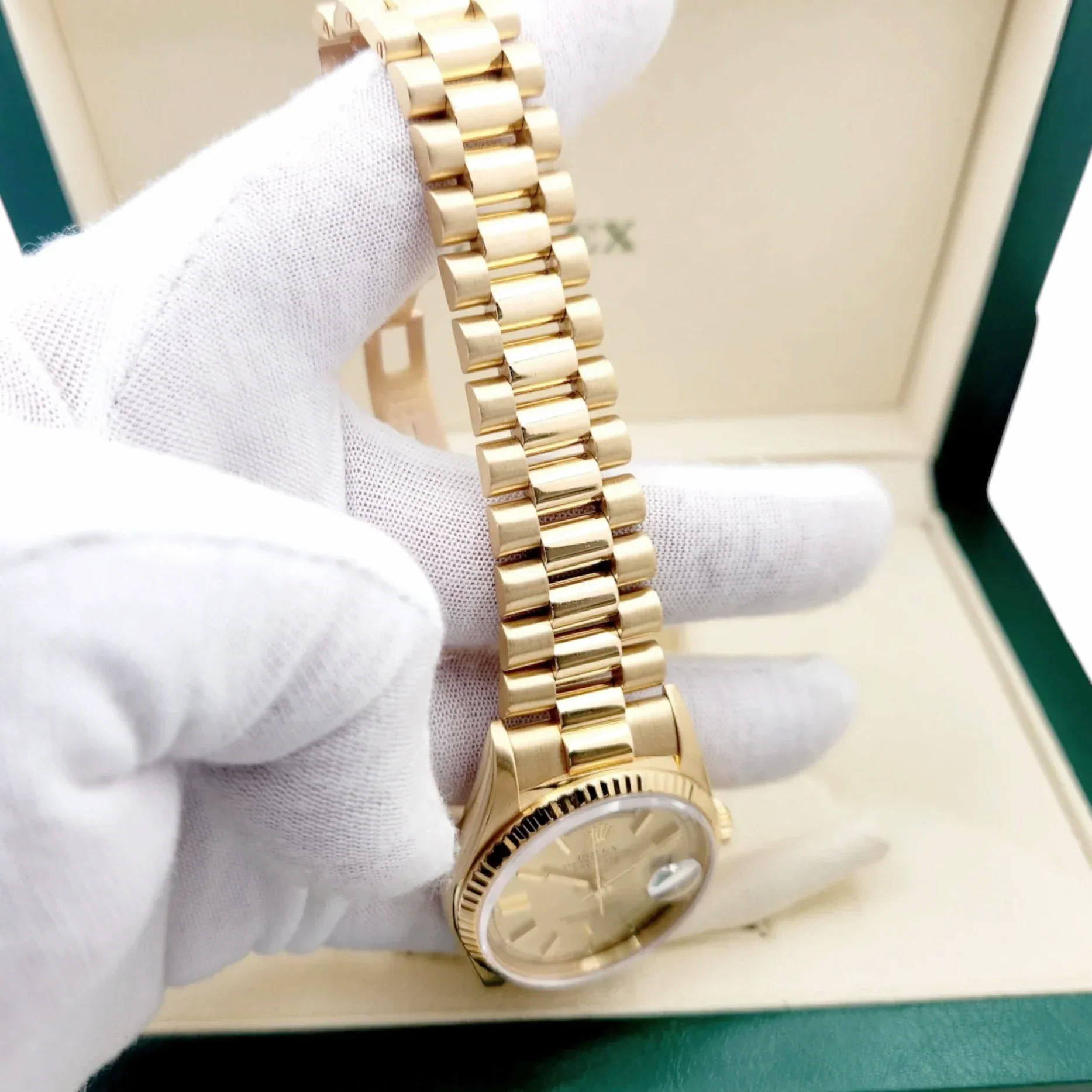 Men's Rolex 36mm Day-Date Presidential 18K Yellow Gold Watch with Gold Dial and Fluted Bezel. (Pre-Owned 18238 Box & Paper)