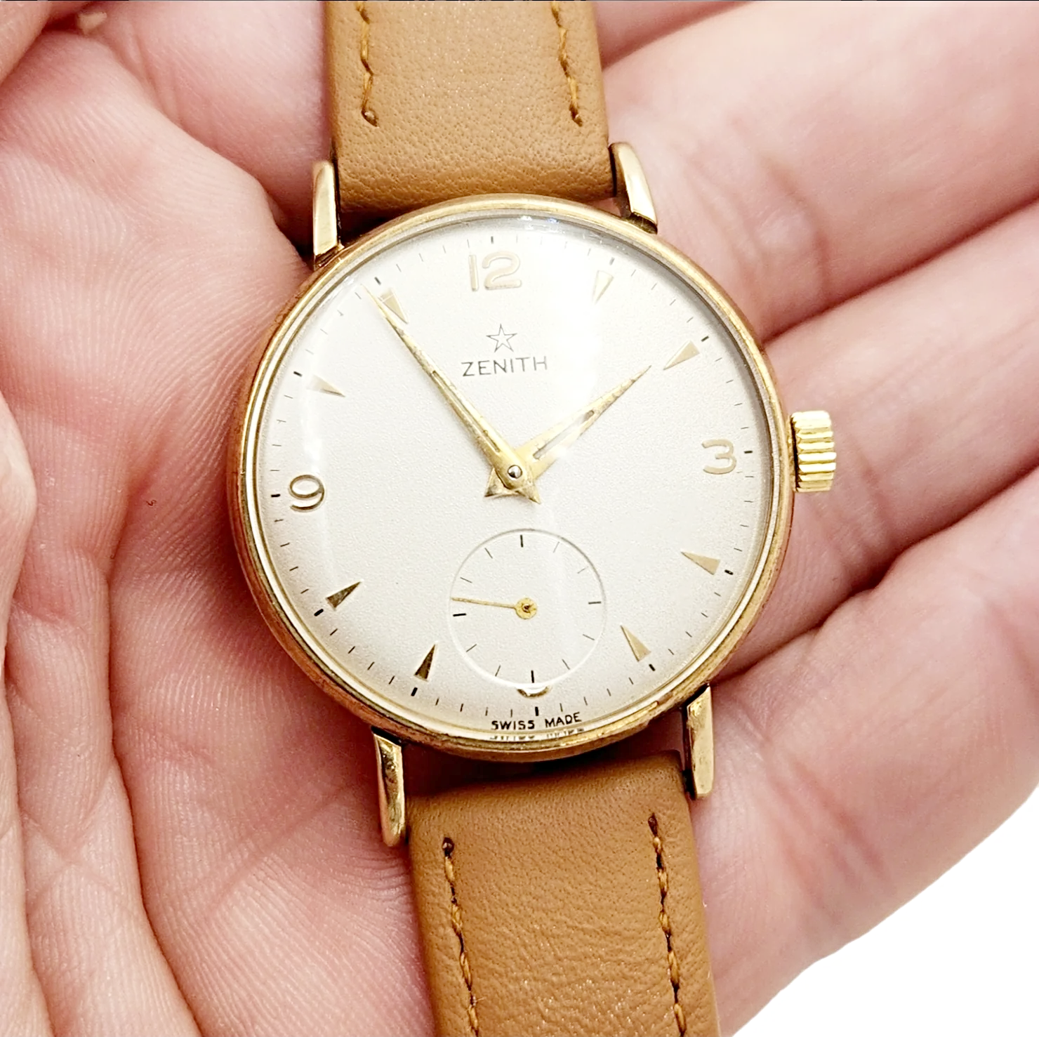 Men's Zenith Stellina 32mm Vintage 10K Yellow Gold Automatic Watch with Brown Leather Strap and Silver Dial. (Pre-Owned)