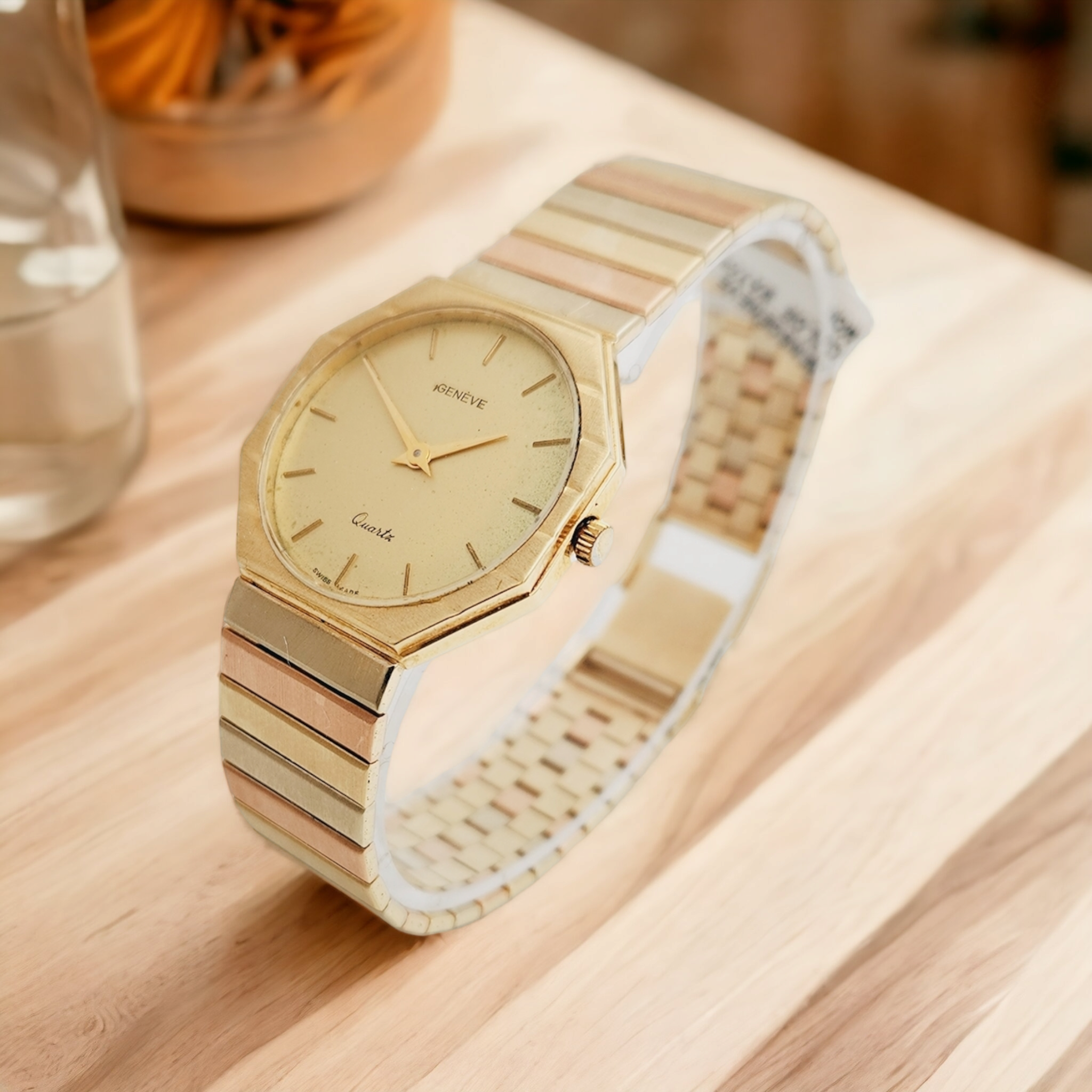 Unisex Geneve 32mm Vintage 14K Yellow Gold Watch with Gold Dial and Fluted Bezel. (Pre-Owned)