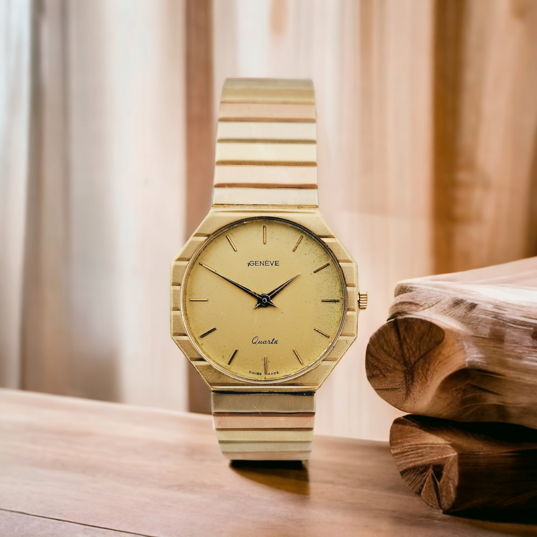 Unisex Geneve 32mm Vintage 14K Yellow Gold Watch with Gold Dial and Fluted Bezel. (Pre-Owned)