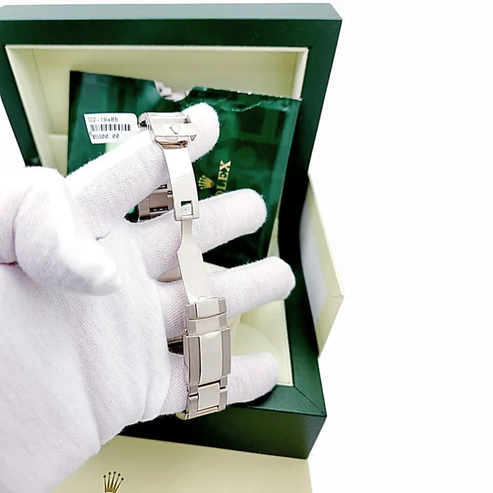 Men's Rolex 40mm Daytona - 18K White Gold Watch with Silver Chronograph Dial. (Pre-Owned 116509)