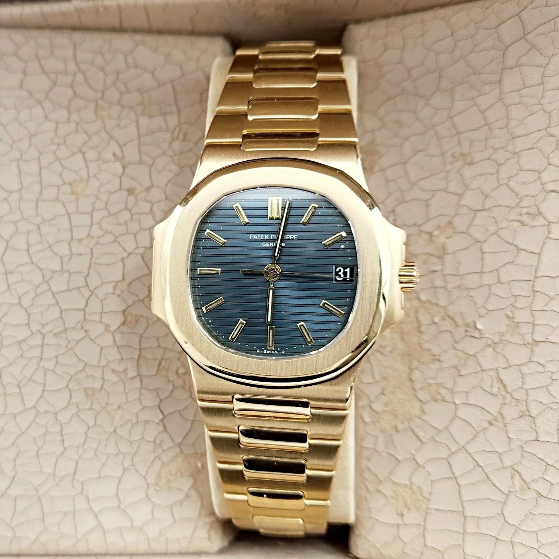Men's Patek Philippe 37mm Nautilus - 18K Yellow Gold Watch with Blue Dial. (Pre-Owned 3800)