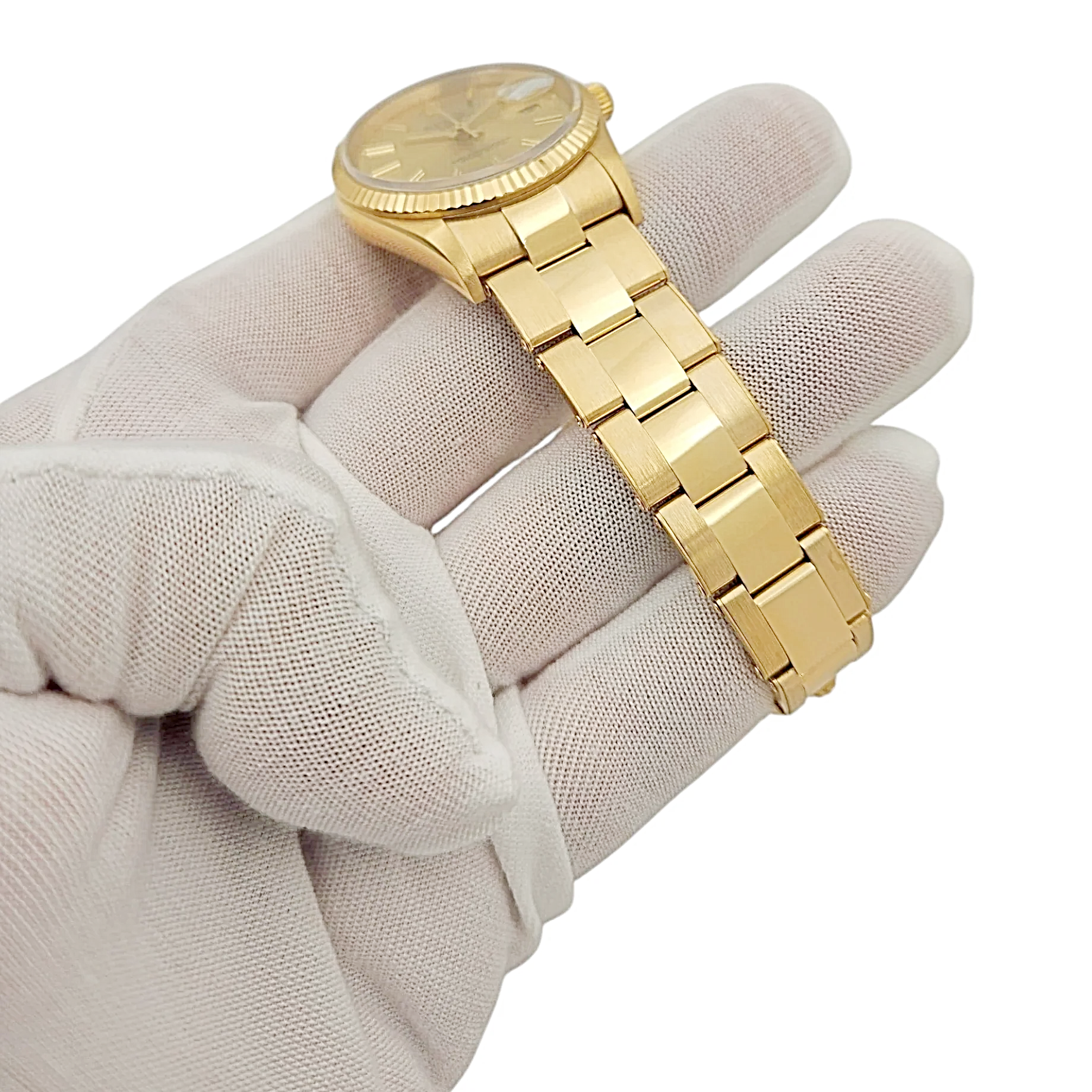Men's Rolex 34mm Date Presidential 18K Yellow Gold Watch with Gold Dial and Fluted Bezel. (Pre-Owned 15238)