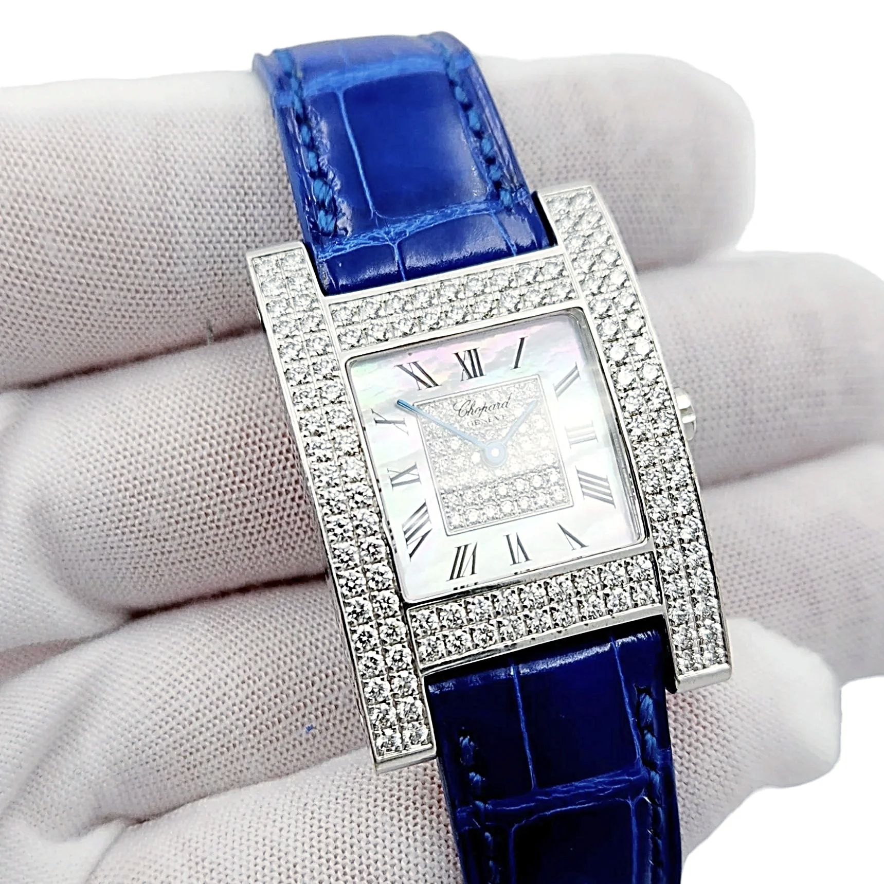 Ladies Chopard 24mm x 36mm "Your Hour" Collection 18K White Gold Watch with Diamond Dial & Diamond Bezel. (Pre-Owned 13/6818)