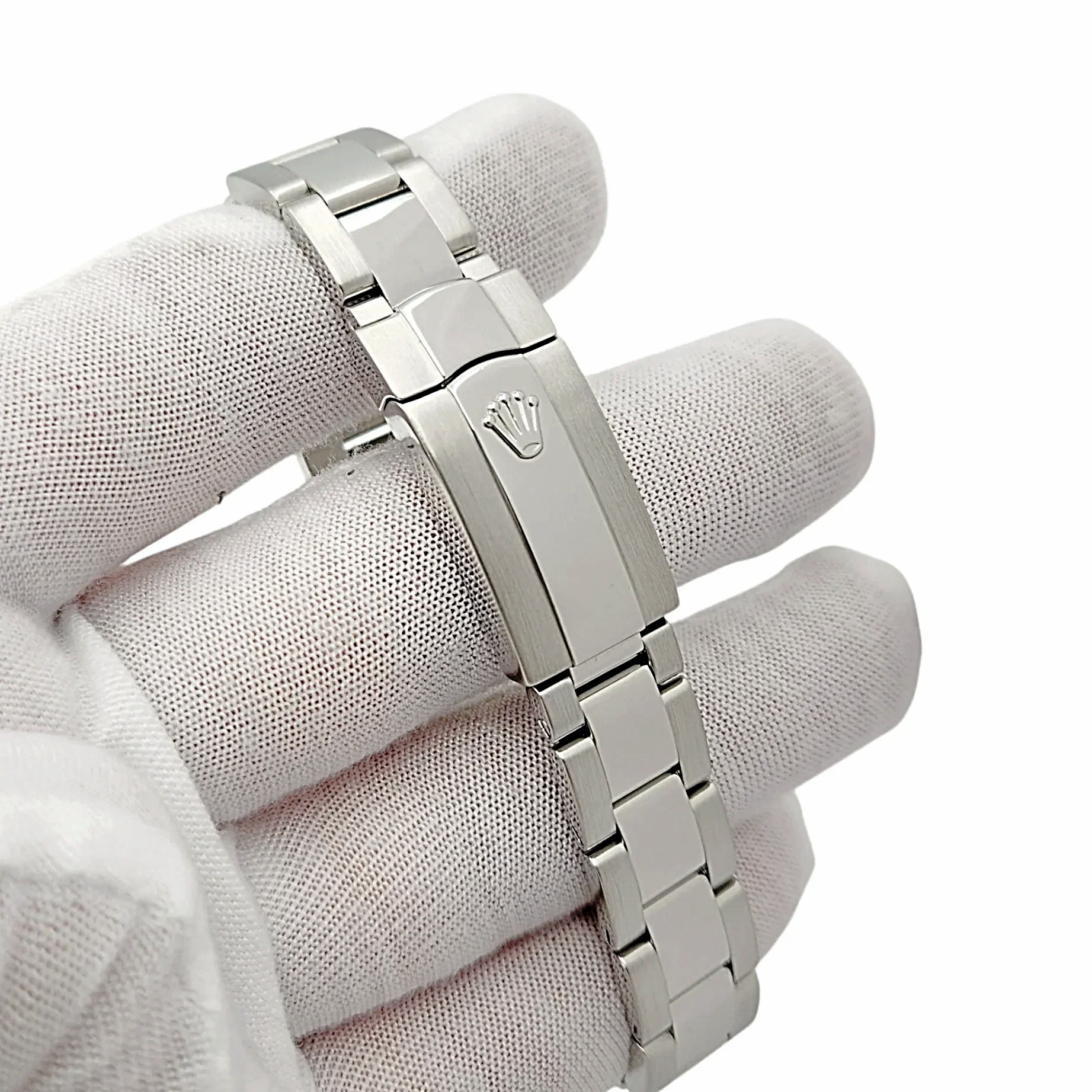 Ladies Rolex DateJust 31mm Midsize Stainless Steel Watch with Mother of Pearl Diamond Dial and Diamond Bezel. (Pre-Owned)