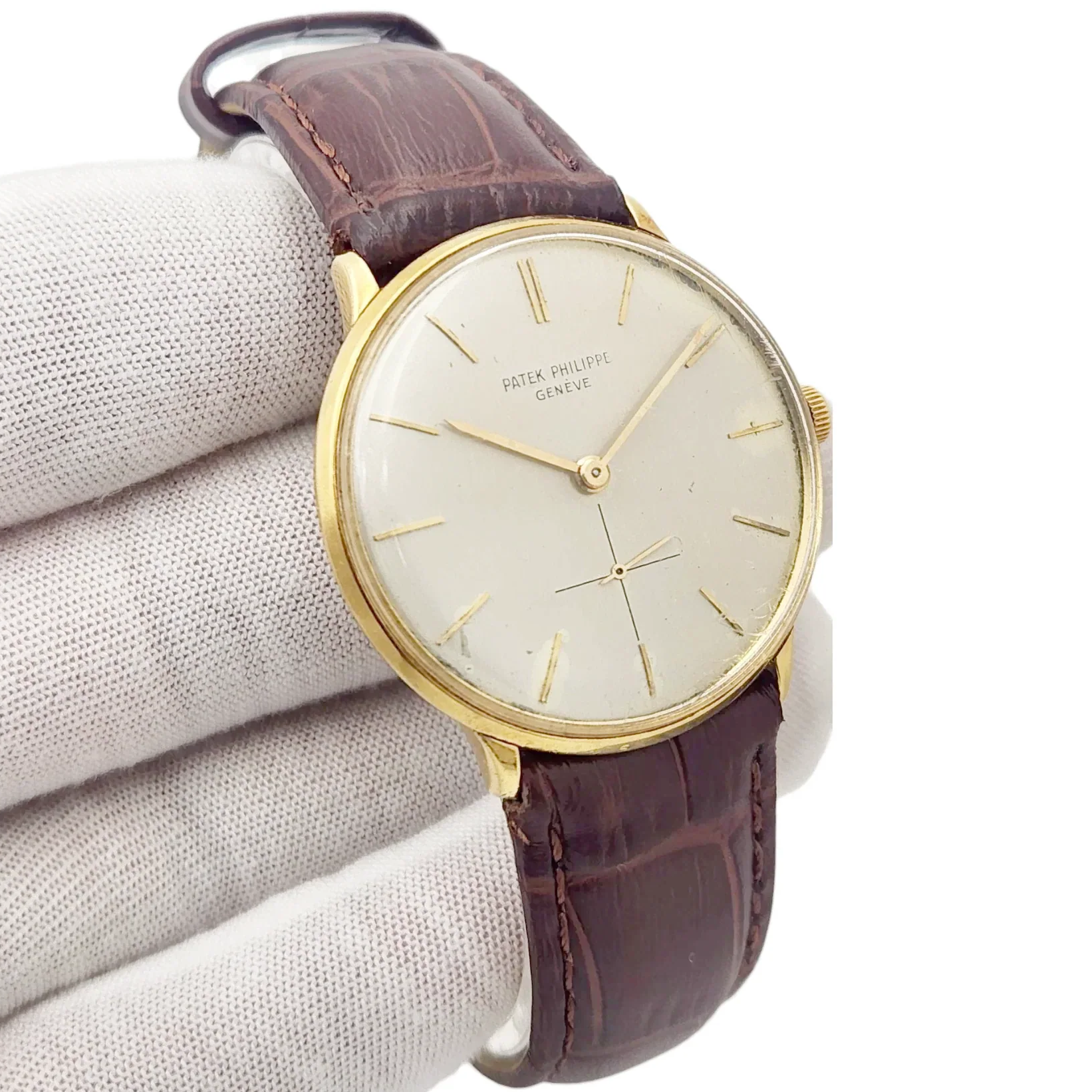 Men's Patek Philippe 33mm Calatrava Vintage 18K Yellow Gold Watch with Silver Dial. (Pre-Owned Reference 2573)