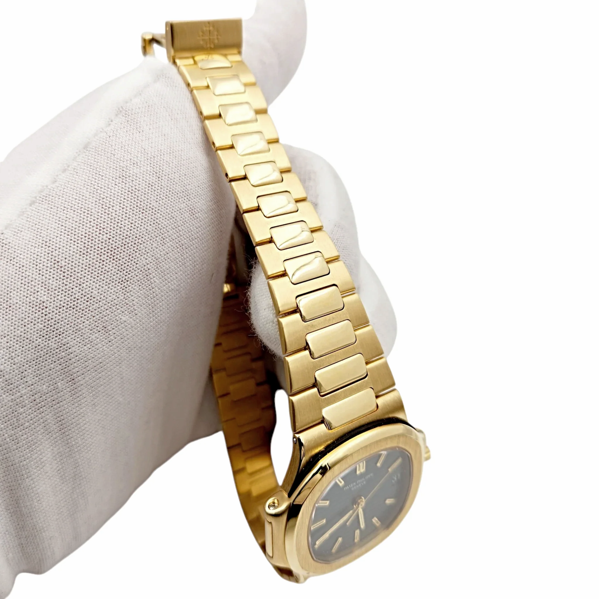 Men's Patek Philippe 37mm Nautilus - 18K Yellow Gold Watch with Blue Dial. (Pre-Owned 3800)