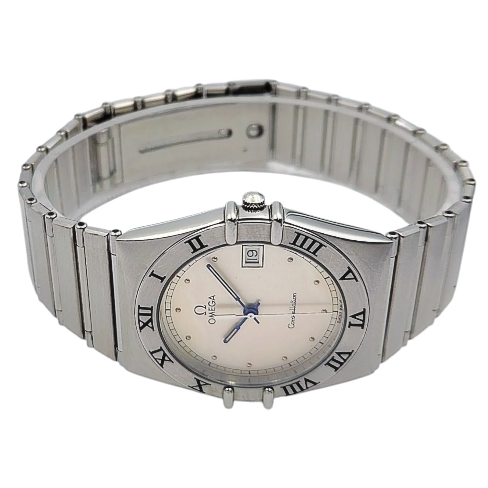 Ladies Omega 33mm Constellation Stainless Steel Watch with Silver Dial and Fixed Roman Numeral Bezel. (Pre-Owned)