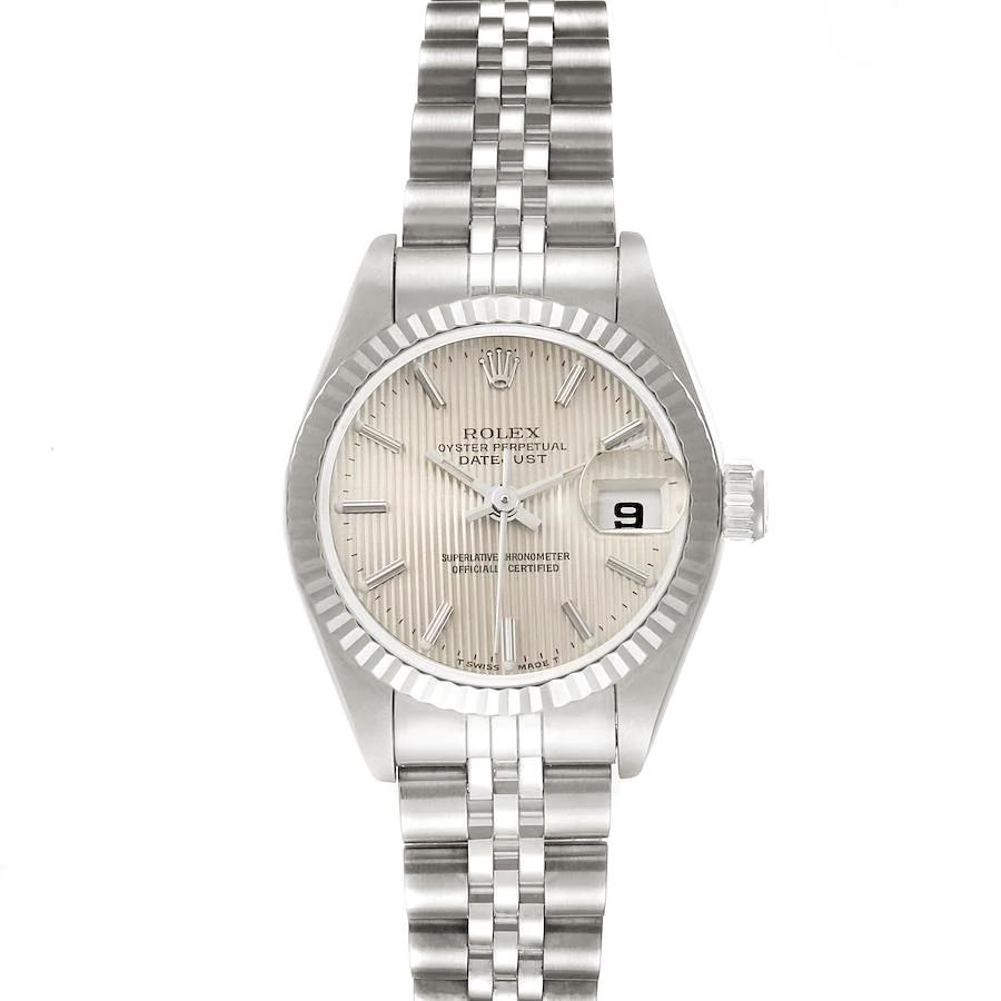 Ladies Rolex 26mm DateJust Stainless Steel Wristwatch w/ Silver Tapestry Dial & Fluted Bezel. (Pre-Owned 69174)