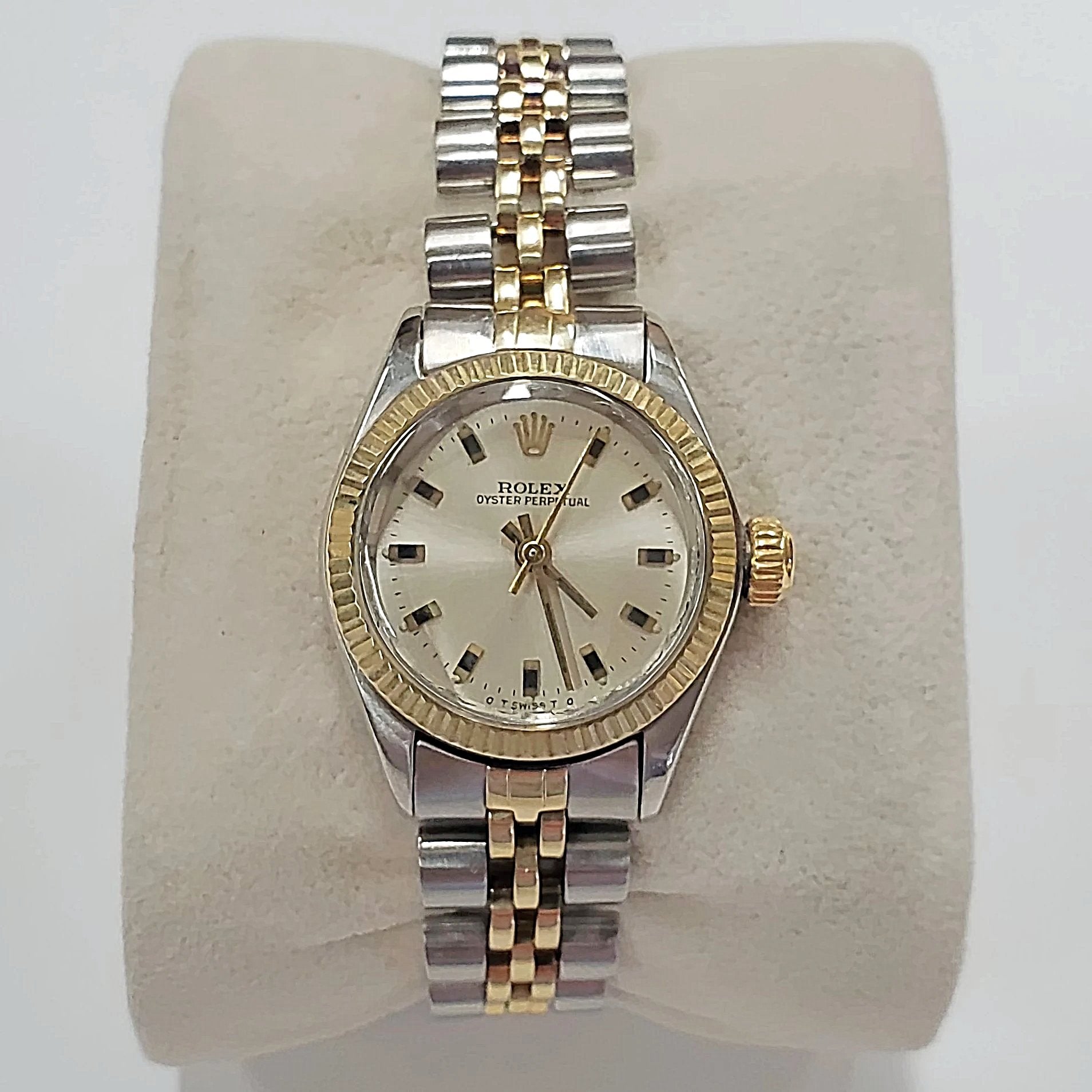 Ladies Rolex 26mm Two Tone DateJust 14K Gold Watch with Silver Dial and Fluted Bezel. (Pre-Owned)