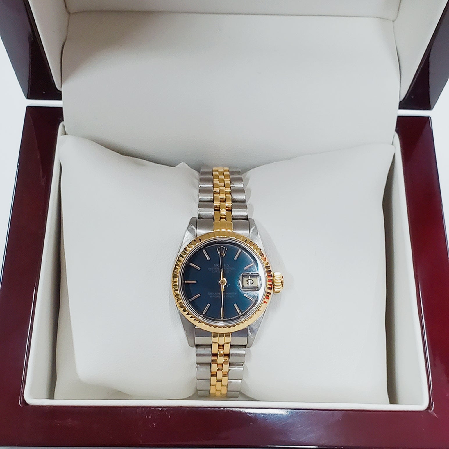 Ladies Rolex 26mm Two Tone DateJust 18K Gold Watch with Blue Dial and 18k Fluted Bezel. (Pre-Owned)