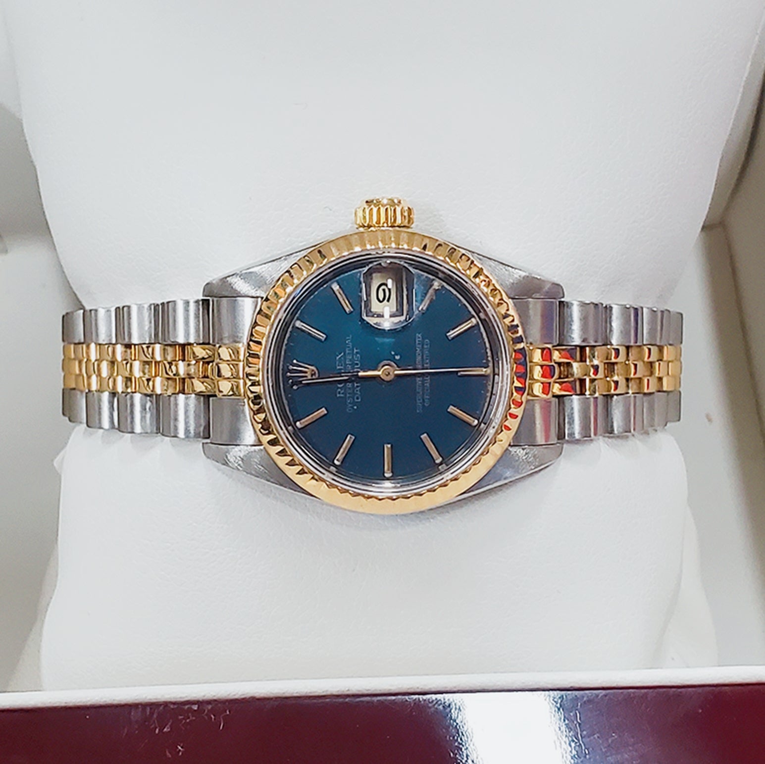 Ladies Rolex 26mm Two Tone DateJust 18K Gold Watch with Blue Dial and 18k Fluted Bezel. (Pre-Owned)