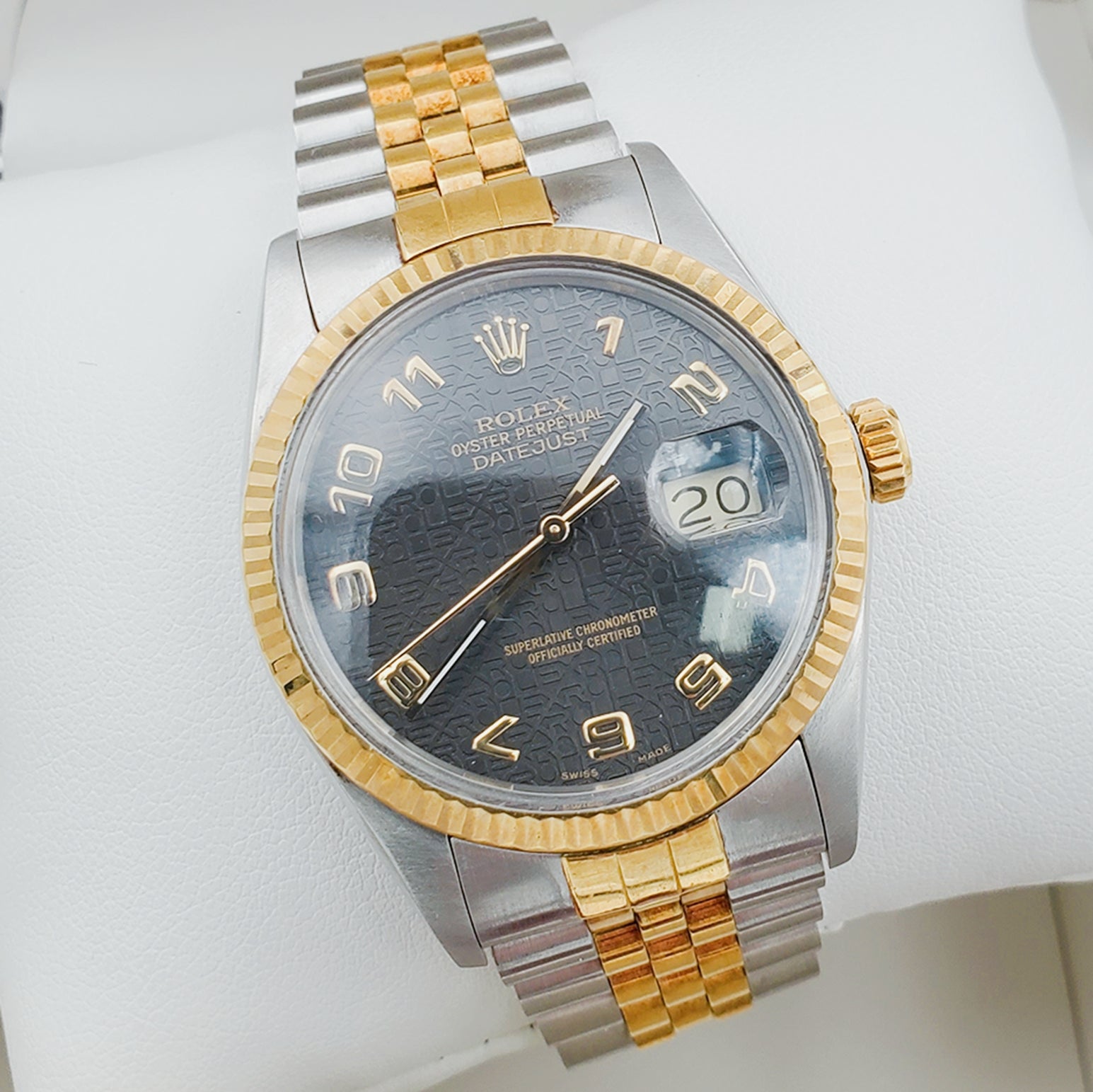 Men's Rolex 36mm DateJust 18k Gold / Stainless Steel Two Tone Watch with Gray/Black Dial and Fluted Bezel. (Pre-Owned)