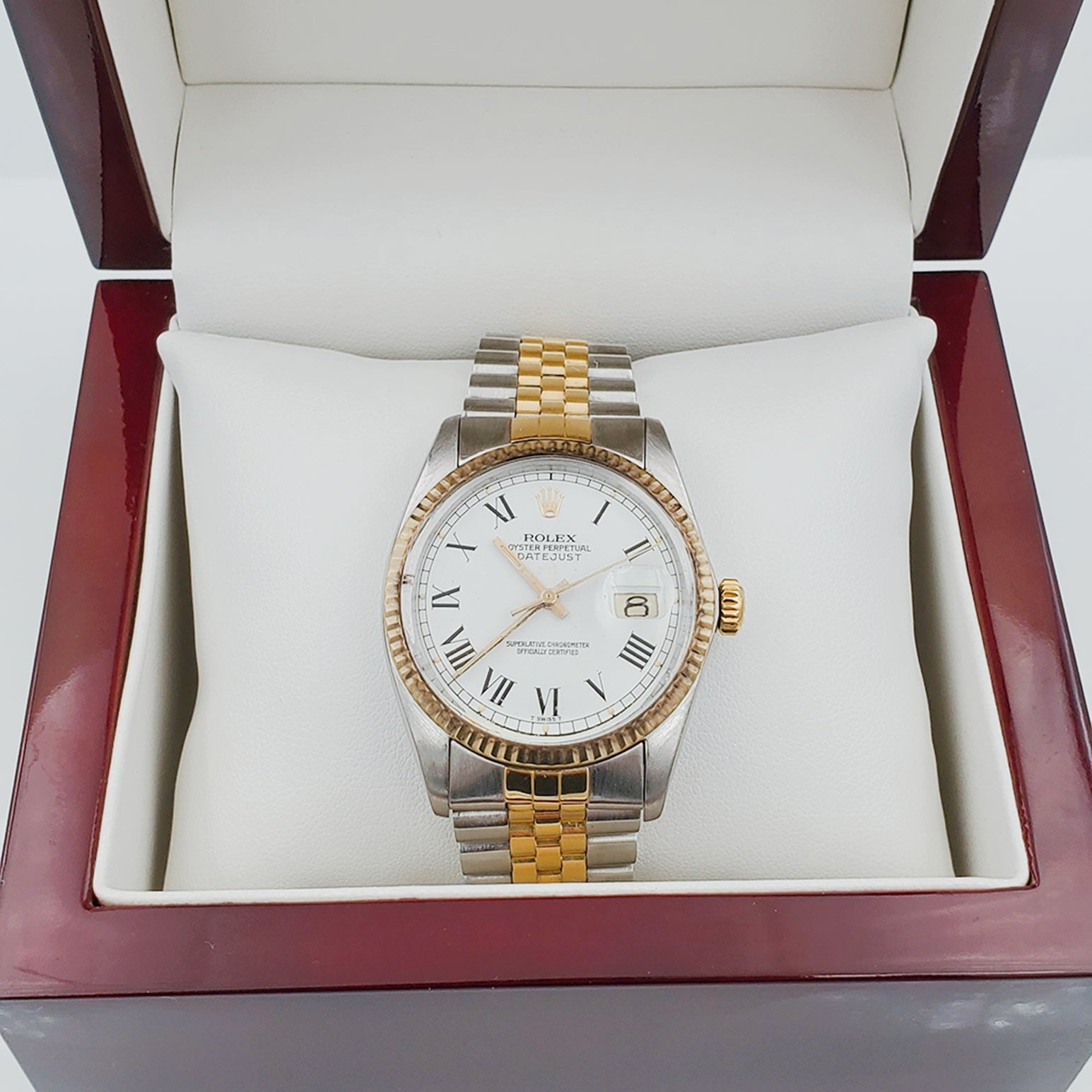 Men's Rolex 36mm Vintage DateJust 18k Gold / Stainless Steel Two Tone Watch with White Dial, Roman Numeral and Fluted Bezel. (Pre-Owned)