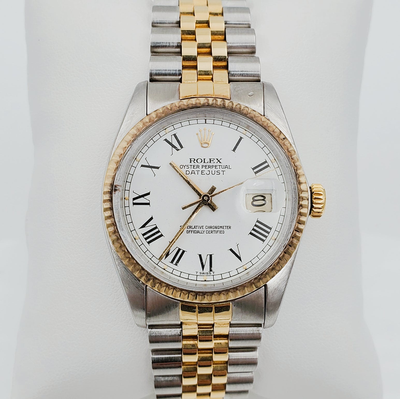 Men's Rolex 36mm Vintage DateJust 18k Gold / Stainless Steel Two Tone Watch with White Dial, Roman Numeral and Fluted Bezel. (Pre-Owned)