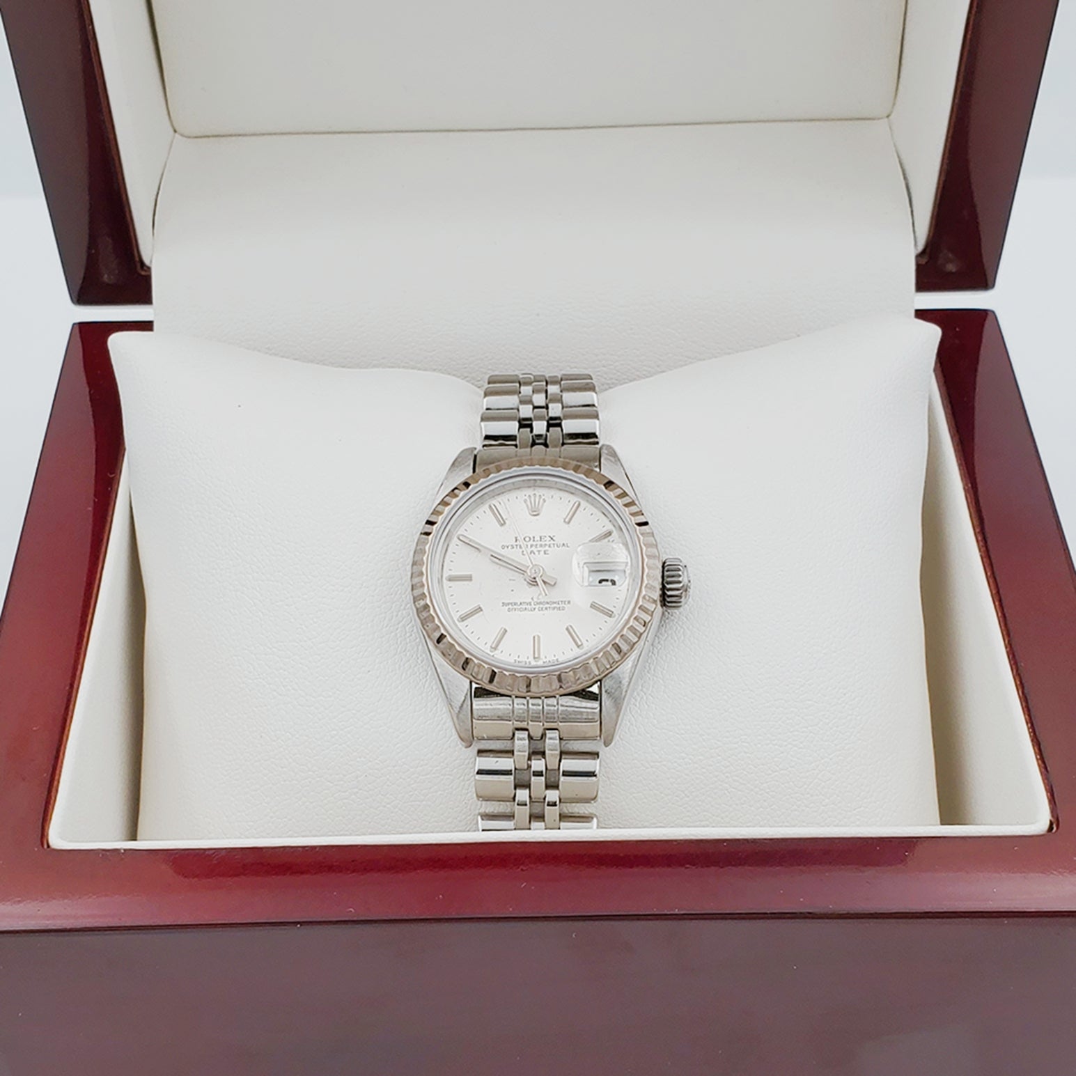 Ladies Rolex 26mm DateJust 18K White Gold / Stainless Steel Watch with Silver Dial and Fluted Bezel. (Pre-Owned)