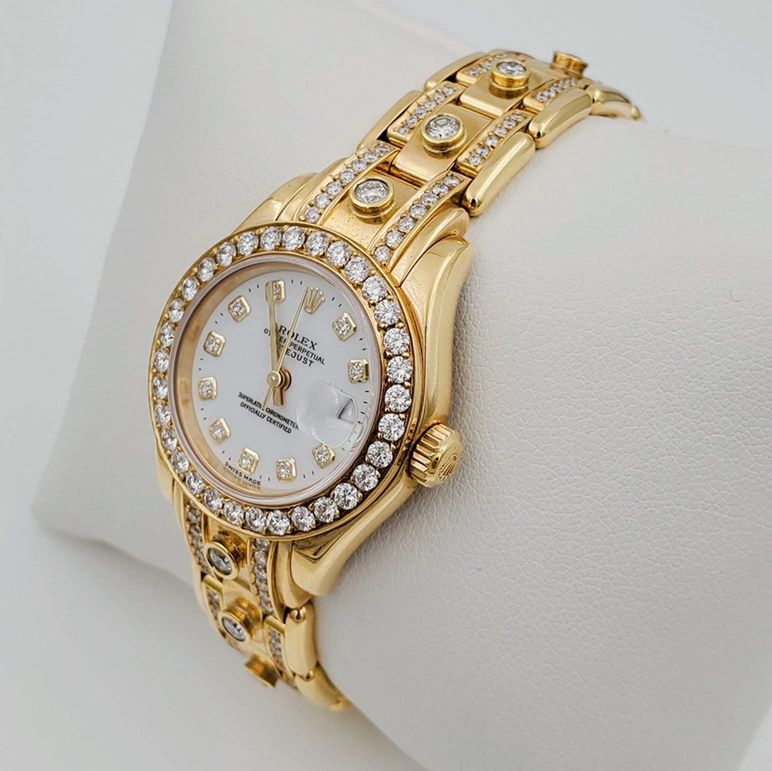 Women's Rolex 29mm Pearlmaster 18k Yellow Gold Rolex Watch with White Diamond Dial, Diamond Bezel and Diamond Band. (Pre-Owned)