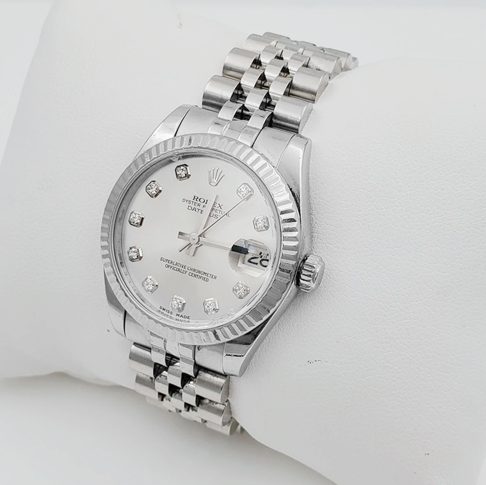 Unisex Midsize Rolex DateJust 31mm Stainless Steel Watch with Silver Diamond Dial and Fluted Bezel. (Pre-Owned)