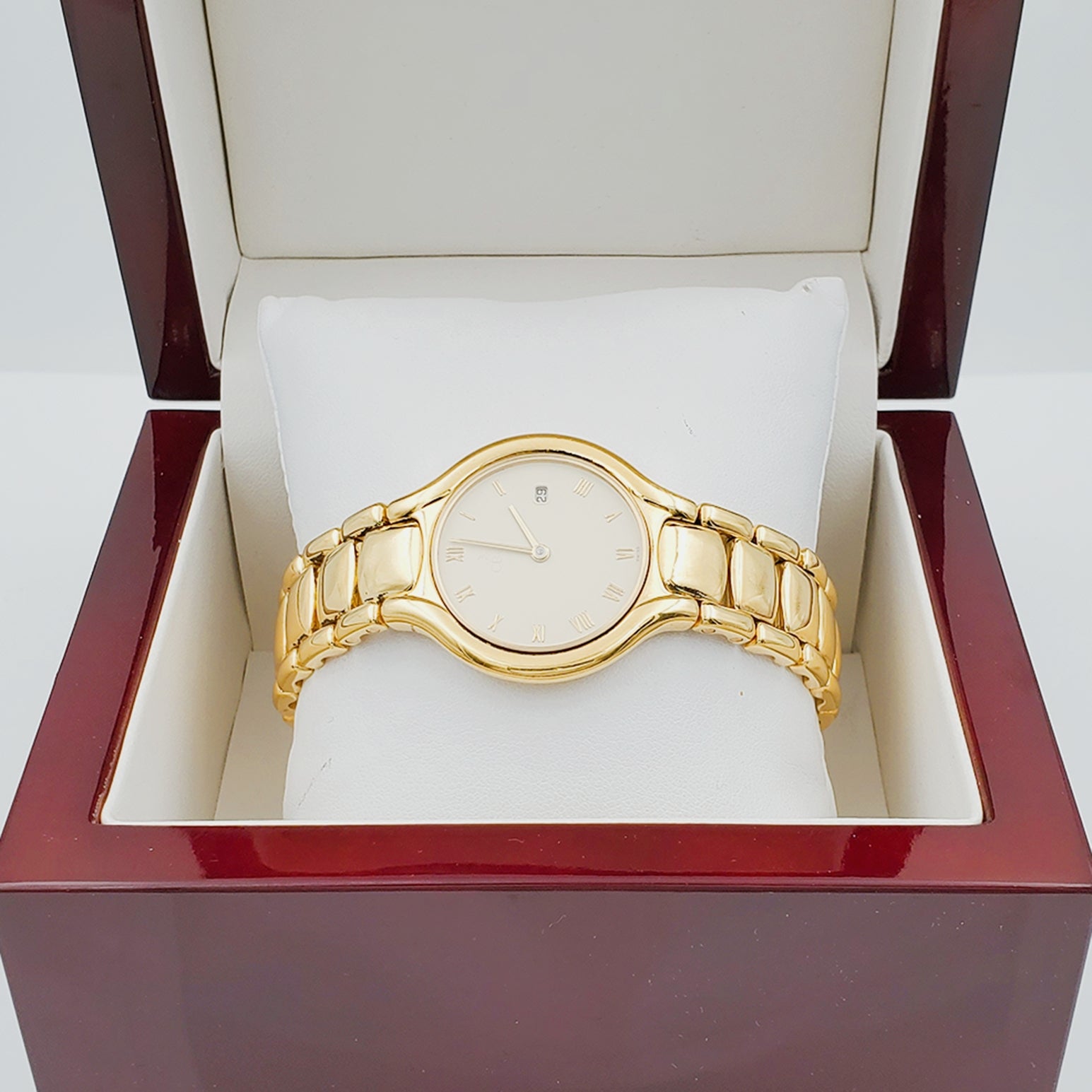 Unisex Ebel 31mm Beluga 18K Solid Yellow Gold Watch with Cream Dial and Roman Numeral. (Pre-Owned)