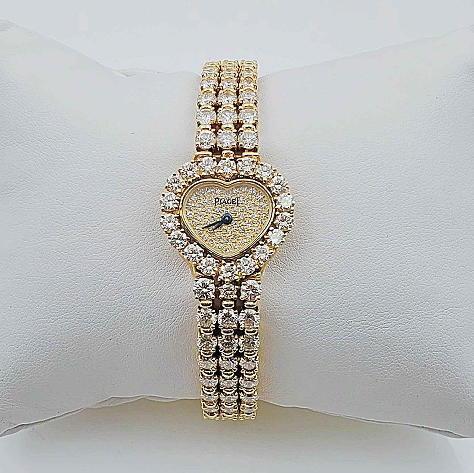 Ladies Piaget Solid 18K Yellow Gold All Diamond 15CT VS1 F Color Bracelet Band Watch with Diamond Dial and Diamond Bezel. (Pre-Owned)