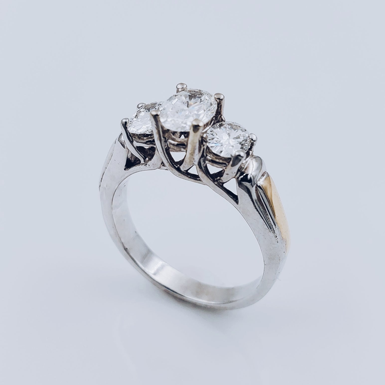 Women's 14K White Gold 3 Stone Oval Shape Diamonds 1.18 CT (SI Color H) 2.8 GR Total Weight Anniversary Band. (Size: 5.0)