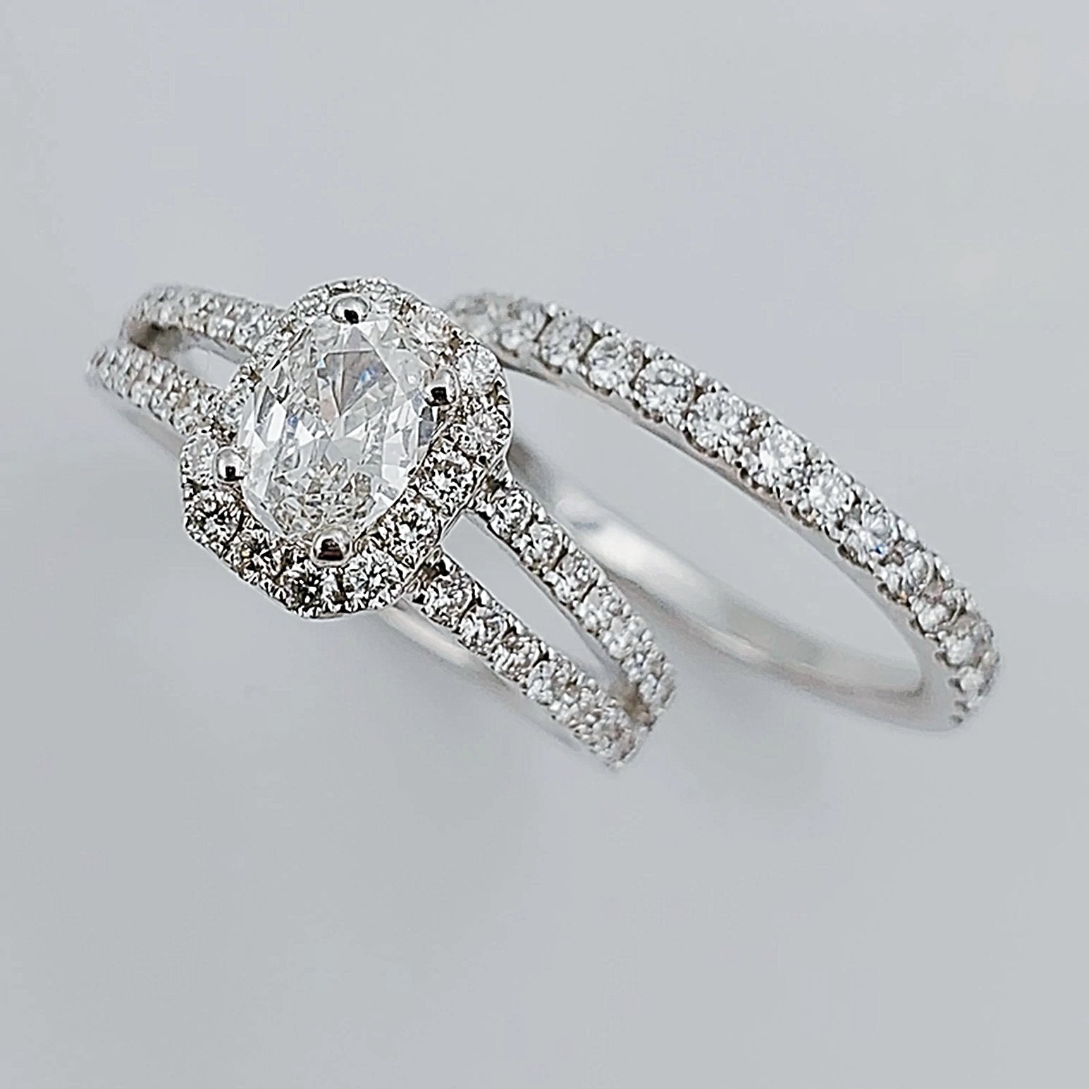 Women's 18K White Gold with 0.45 CT Oval Diamond (SI Color H) 6.7 GR Total Weight Wedding Ring Set. (Size: 6.5)